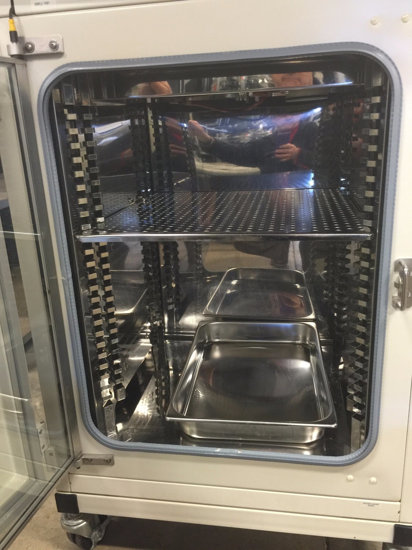 FORMA INCUBATOR Water Jacketed Double Stack Model 3110 CO2 Wheels PERFECT Condit