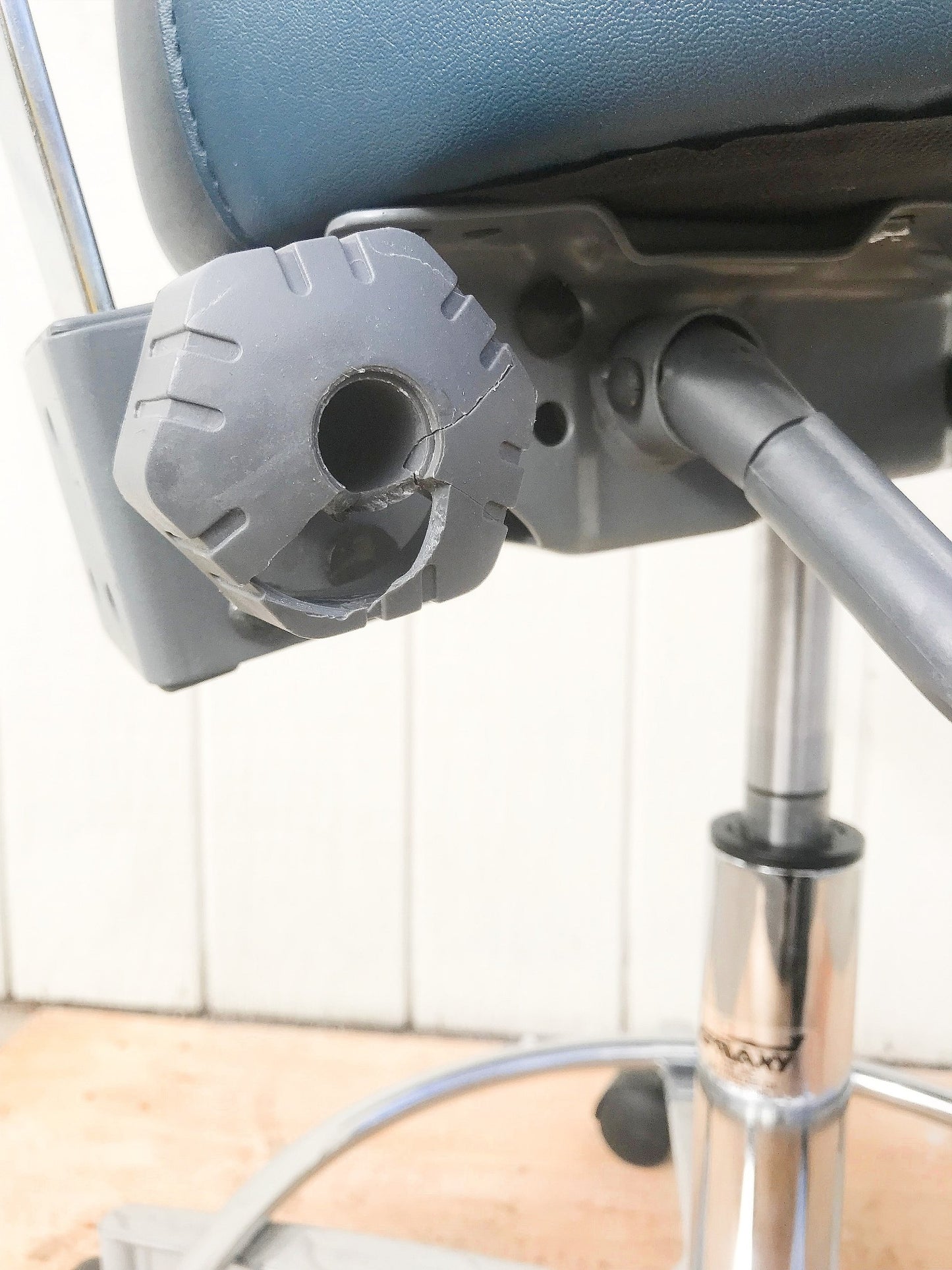 GALAXY EXAM ADJUSTABLE AIR LIFT MEDICAL DENTAL TATOO VET STOOL CHAIR FREE SHIP