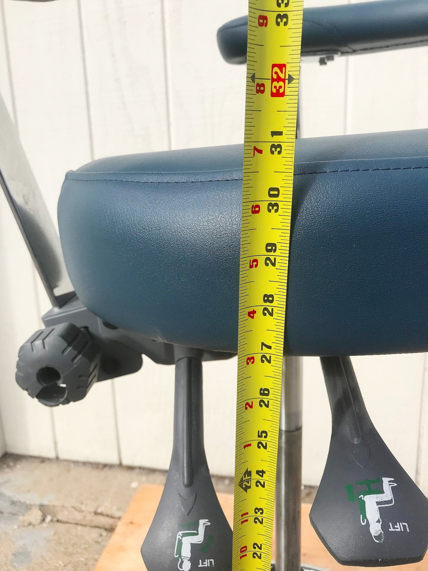 GALAXY EXAM ADJUSTABLE AIR LIFT MEDICAL DENTAL TATOO VET STOOL CHAIR FREE SHIP