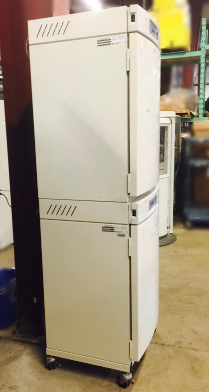 FORMA INCUBATOR Water Jacketed Double Stack Model 3110 CO2 Wheels PERFECT Condit