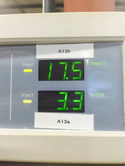 FORMA INCUBATOR Water Jacketed Double Stack Model 3110 CO2 Wheels PERFECT Condit