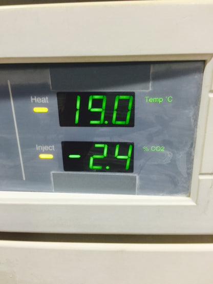 FORMA INCUBATOR Water Jacketed Double Stack Model 3110 CO2 Wheels PERFECT Condit