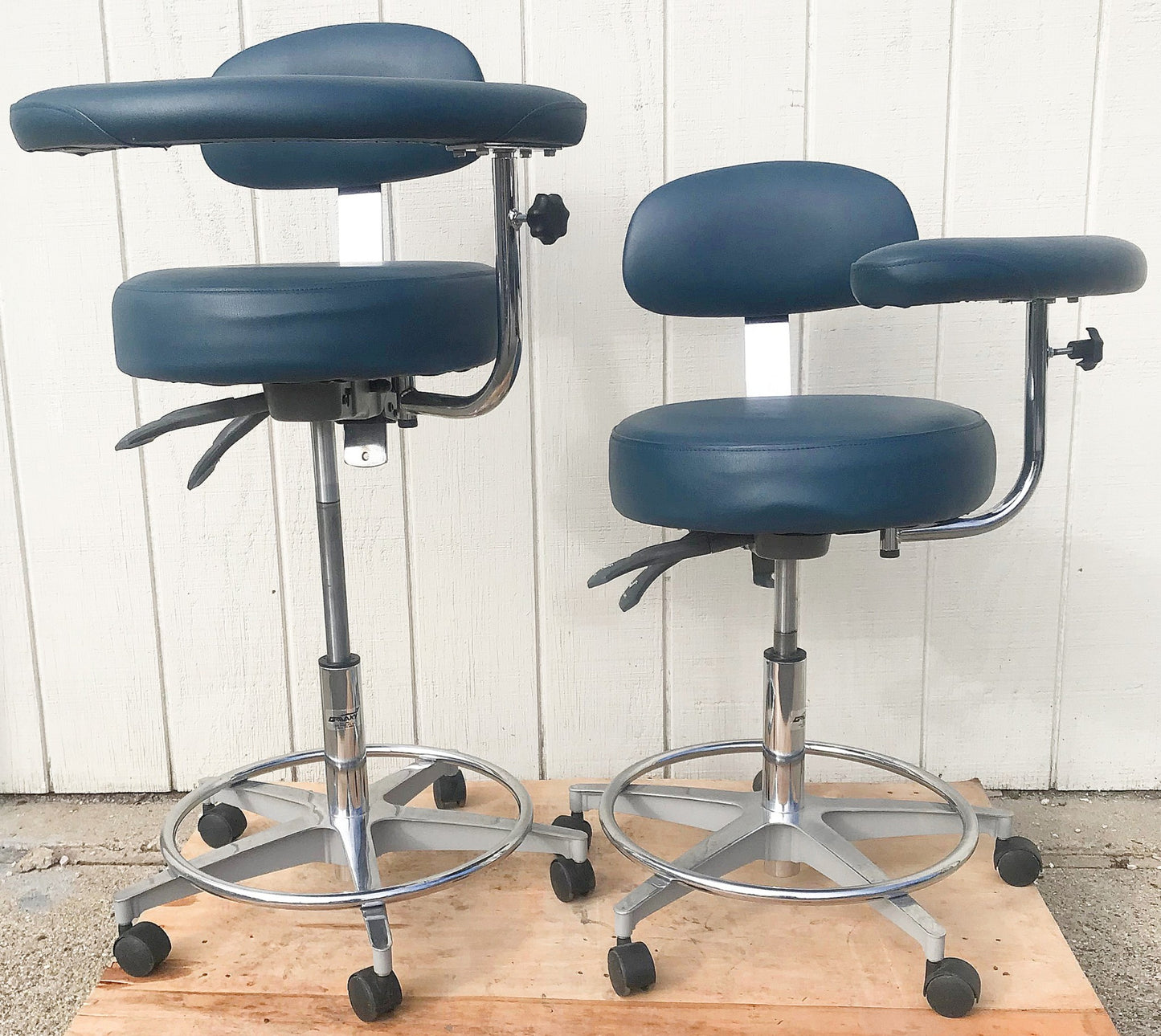GALAXY EXAM ADJUSTABLE AIR LIFT MEDICAL DENTAL TATOO VET STOOL CHAIR FREE SHIP