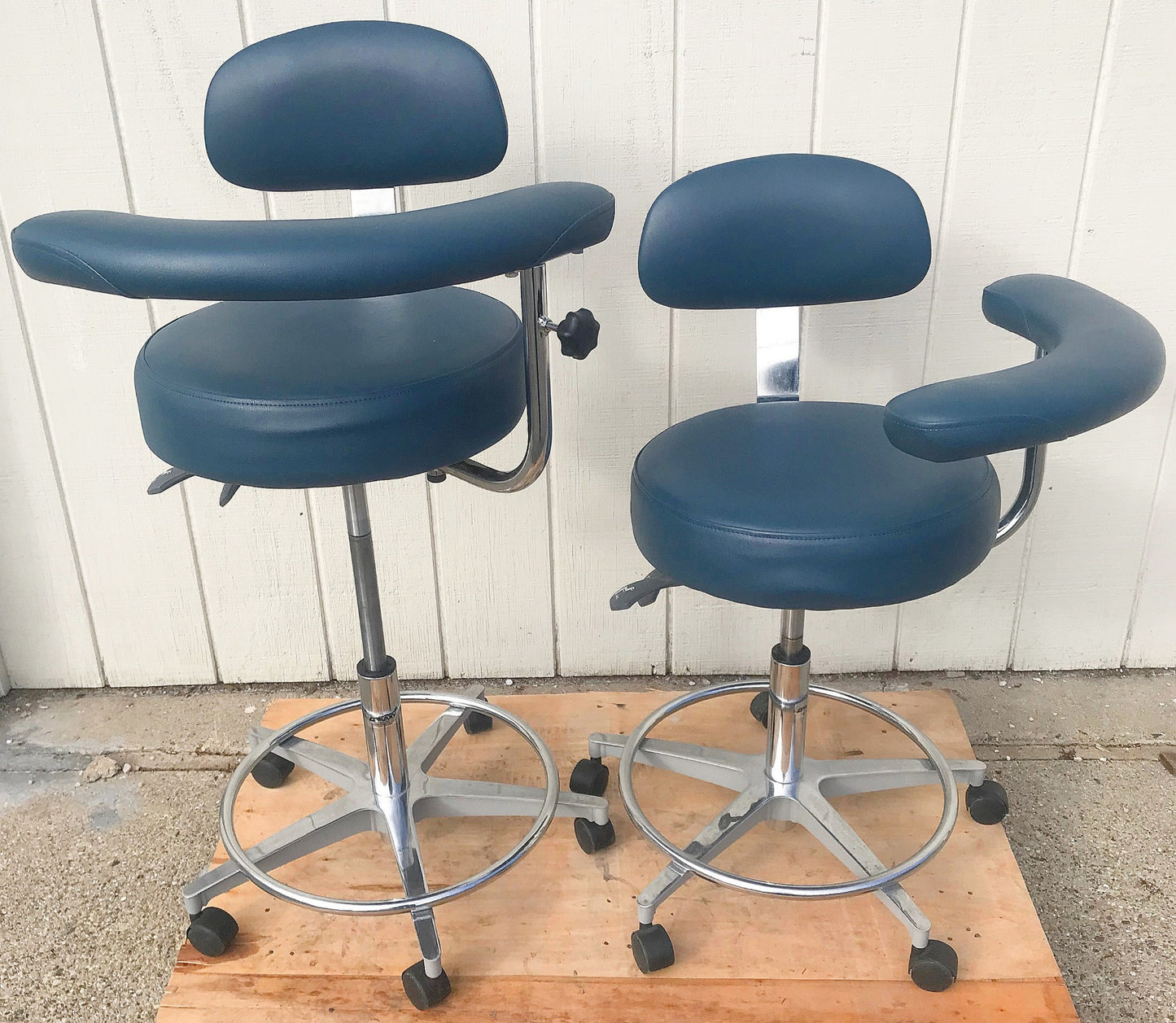 GALAXY EXAM ADJUSTABLE AIR LIFT MEDICAL DENTAL TATOO VET STOOL CHAIR FREESHIP