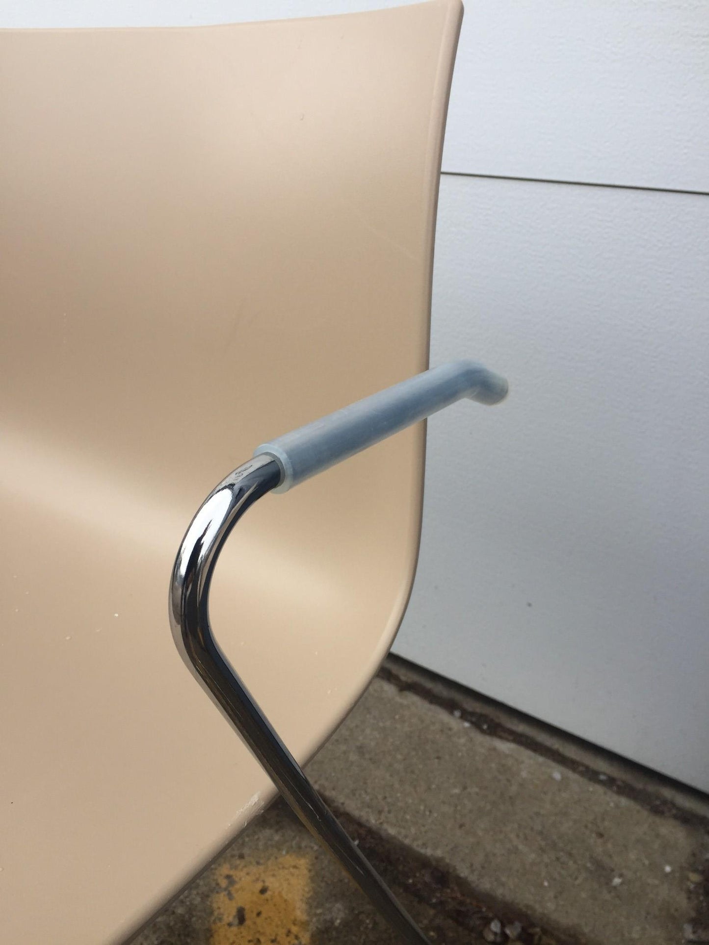 Lot 10 ARPER CATIFA 46 SLED BASE ARM CHAIR BASE WHEELS LIEVORE MOLINA FREE SHIP