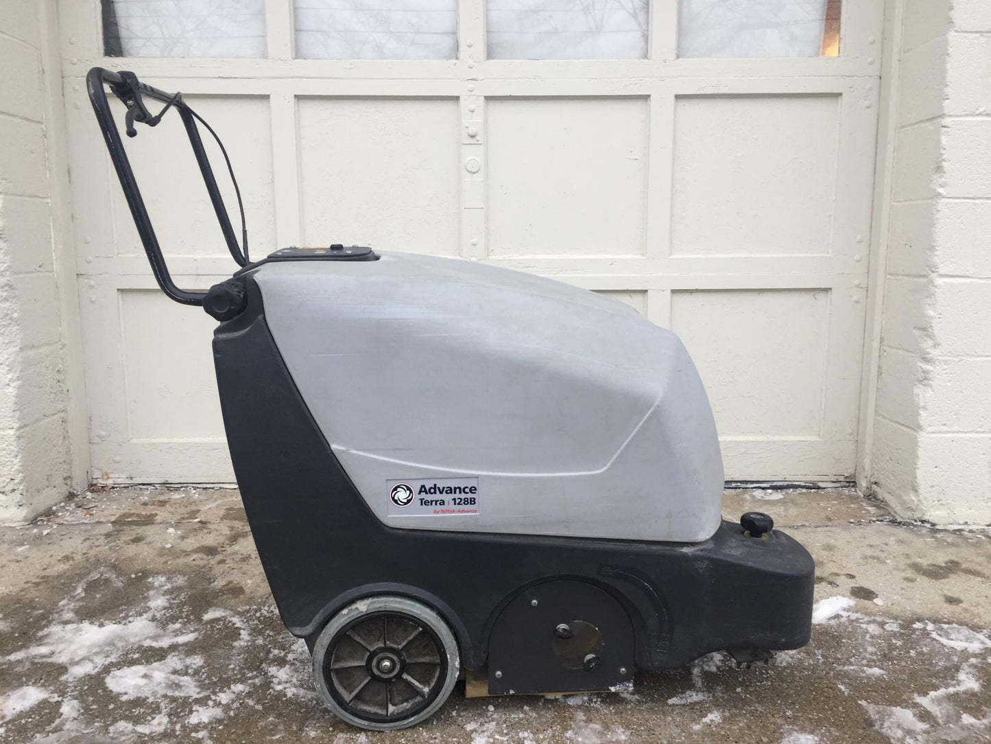 NILFISK ADVANCE TERRA 128B WALK BEHIND 28" SWEEPER CHARGER WATCH VIDEO FREE SHIP