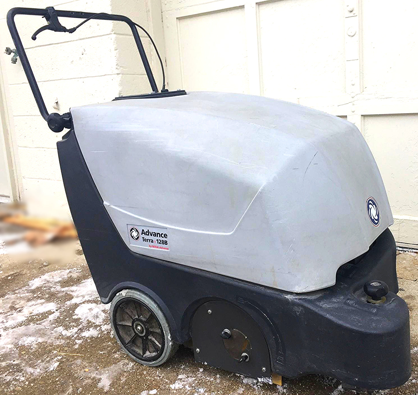 NILFISK ADVANCE TERRA 128B WALK BEHIND 28" SWEEPER CHARGER WATCH VIDEO FREE SHIP