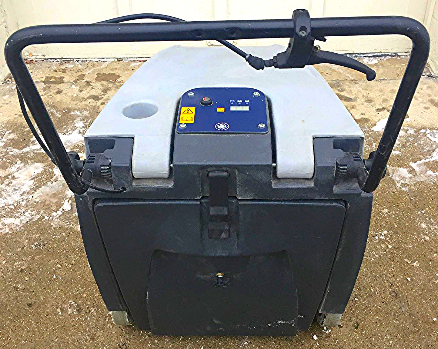 NILFISK ADVANCE TERRA 128B WALK BEHIND 28" SWEEPER CHARGER WATCH VIDEO FREE SHIP