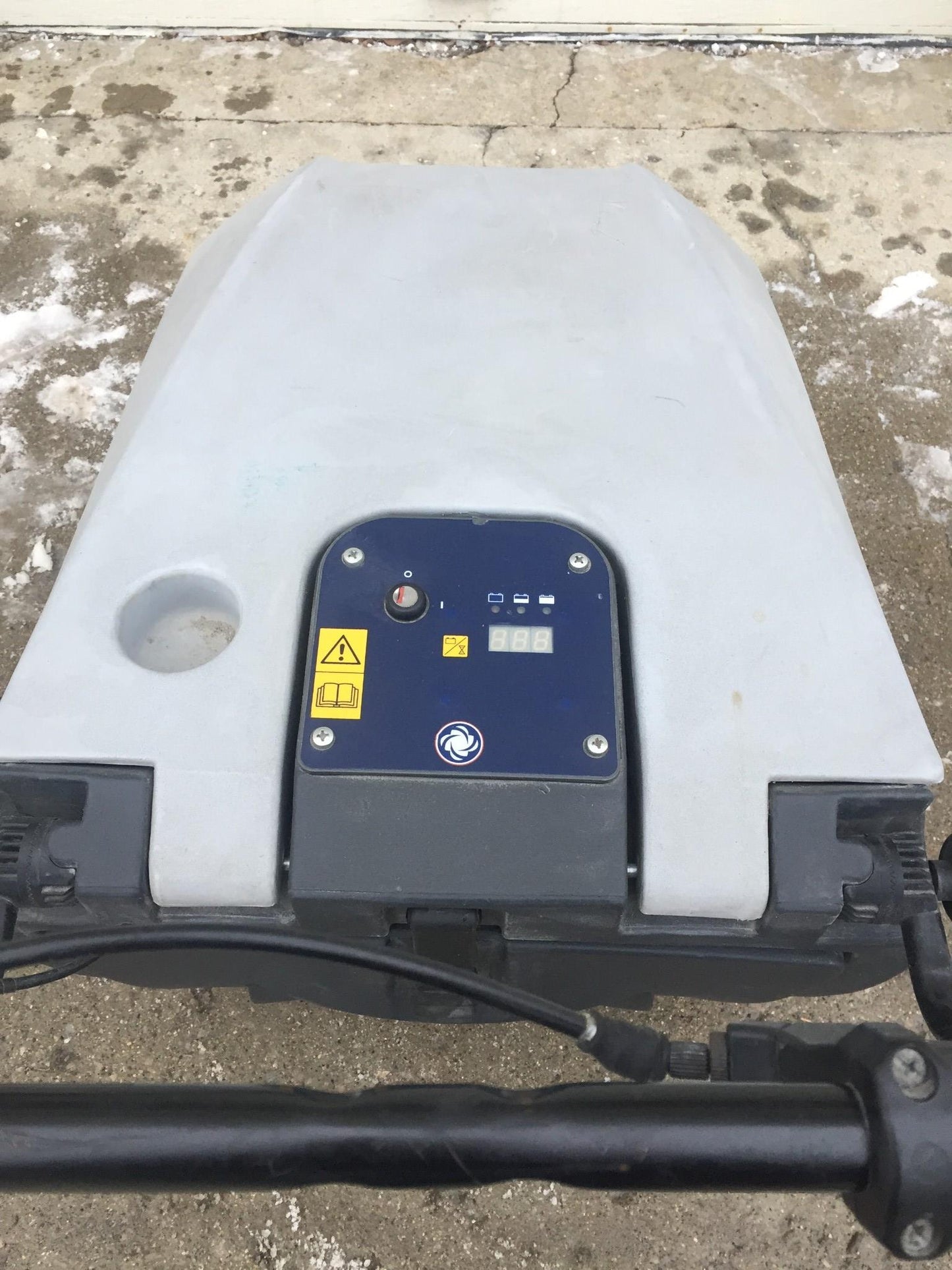 NILFISK ADVANCE TERRA 128B WALK BEHIND 28" SWEEPER CHARGER WATCH VIDEO FREE SHIP