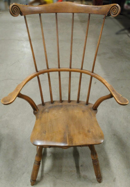 BEAUTIFUL PAIR VINTAGE WINDSOR MAPLE CHAIR SPINDLE CHAIRS CHARLOTTE FURNITURE Co