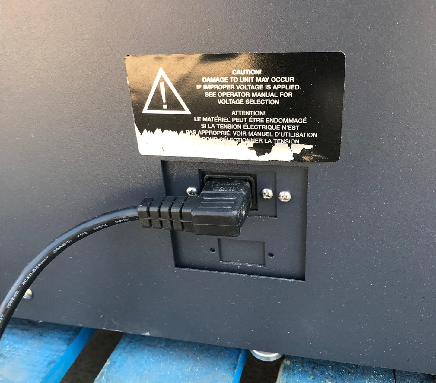 NEW BRUNSWICK EPPENDORF I2500KC REFRIGERATED SHAKER LARGE CAPAC FLOOR INCUBATOR