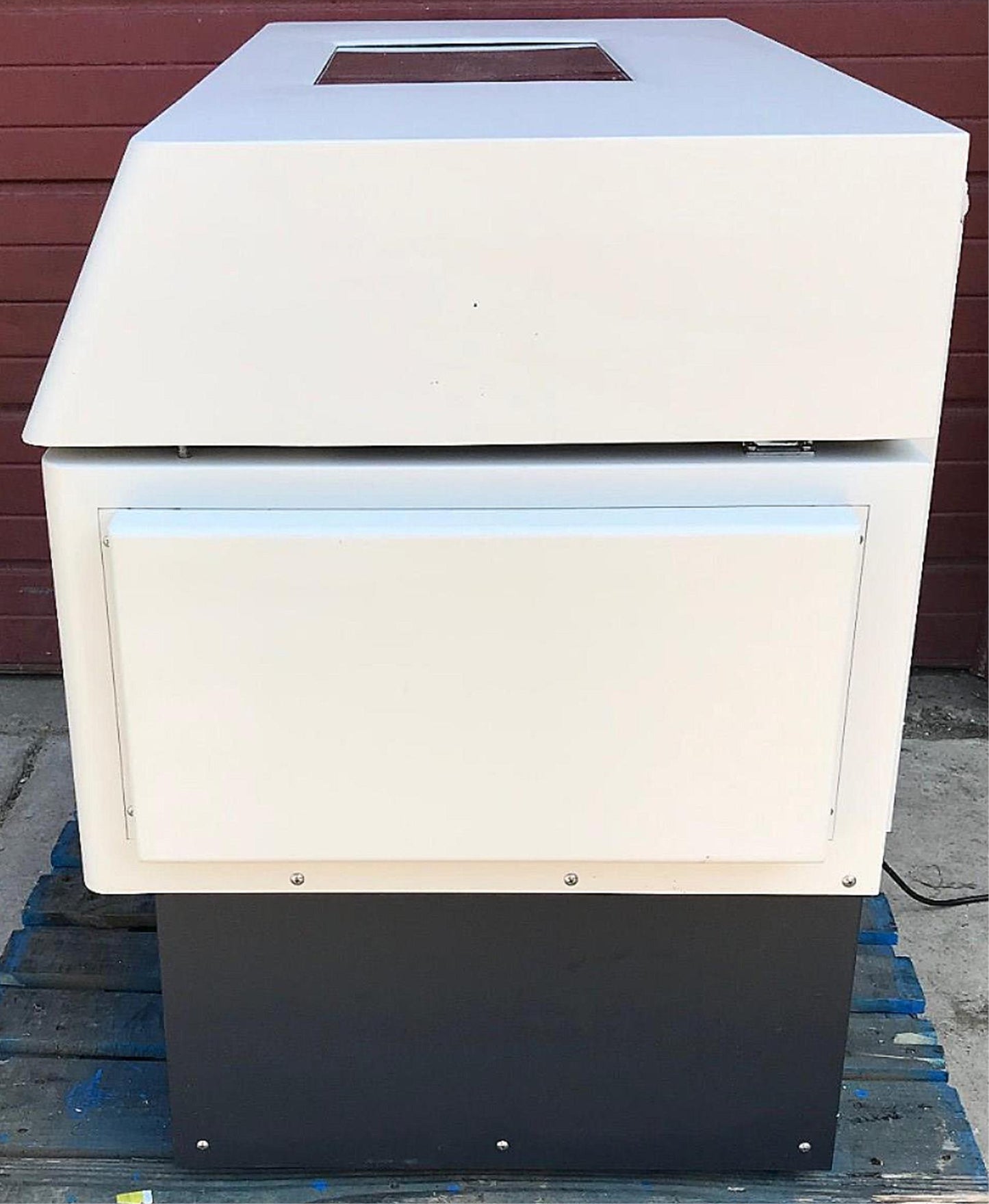 NEW BRUNSWICK EPPENDORF I2500KC REFRIGERATED SHAKER LARGE CAPAC FLOOR INCUBATOR