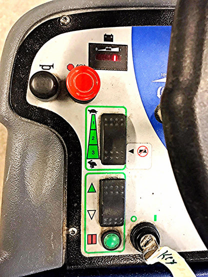 TENNANT WINDSOR CHARIOT iGloss 20" BURNISHER RIDE ON AUTO SCRUBBER WATCH VIDEO