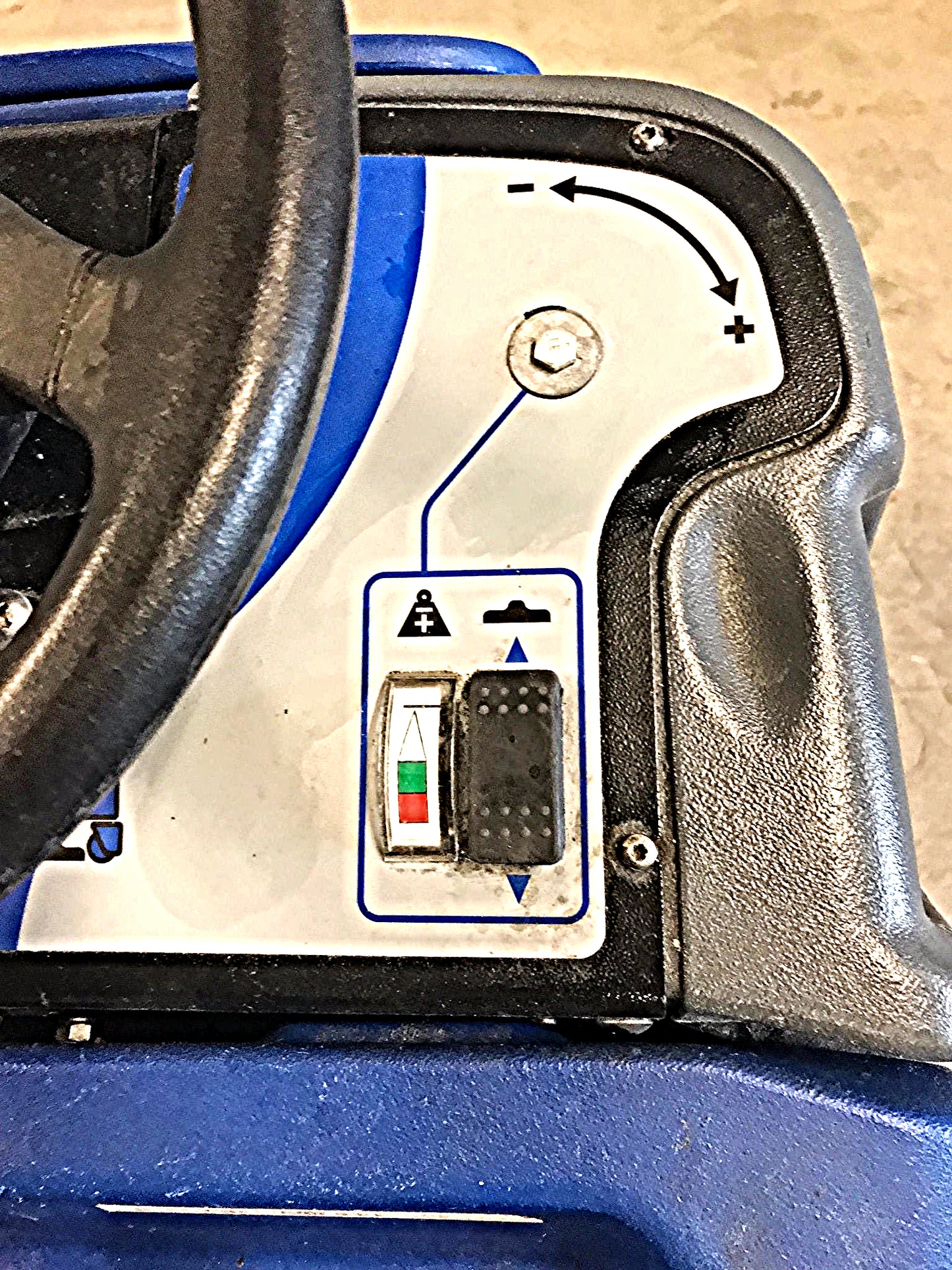 TENNANT WINDSOR CHARIOT iGloss 20" BURNISHER RIDE ON AUTO SCRUBBER WATCH VIDEO