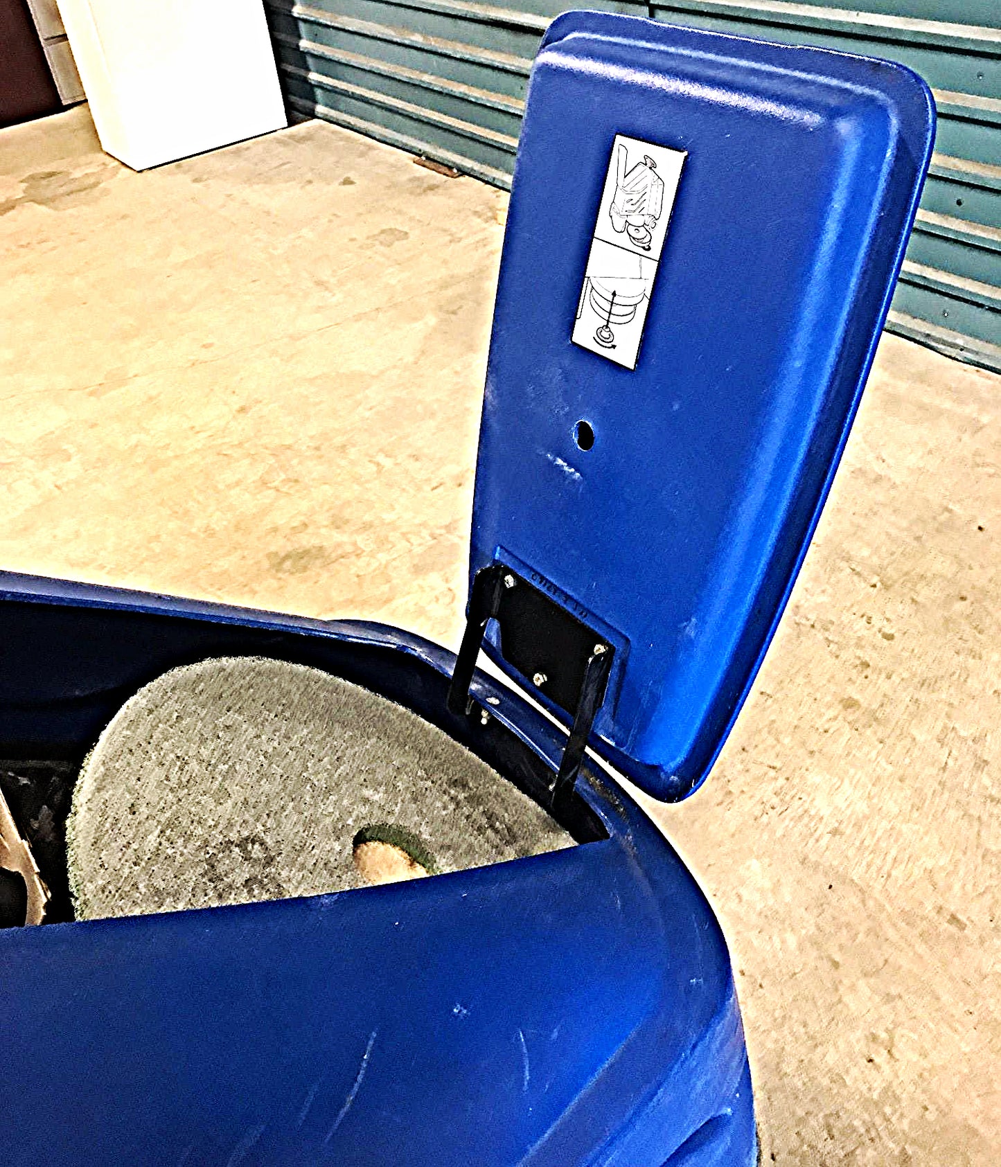 TENNANT WINDSOR CHARIOT iGloss 20" BURNISHER RIDE ON AUTO SCRUBBER WATCH VIDEO