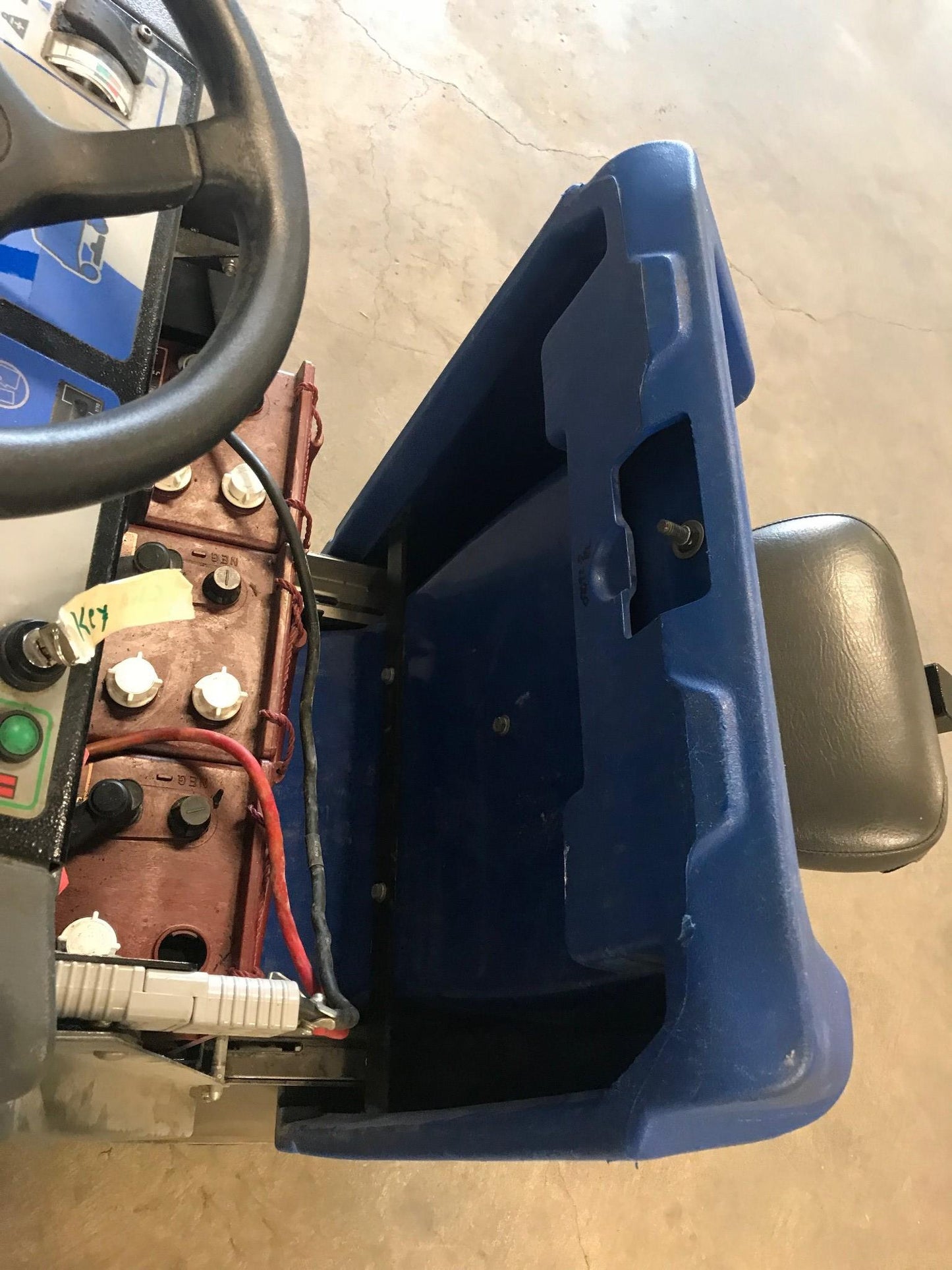 TENNANT WINDSOR CHARIOT iGloss 20" BURNISHER RIDE ON AUTO SCRUBBER WATCH VIDEO