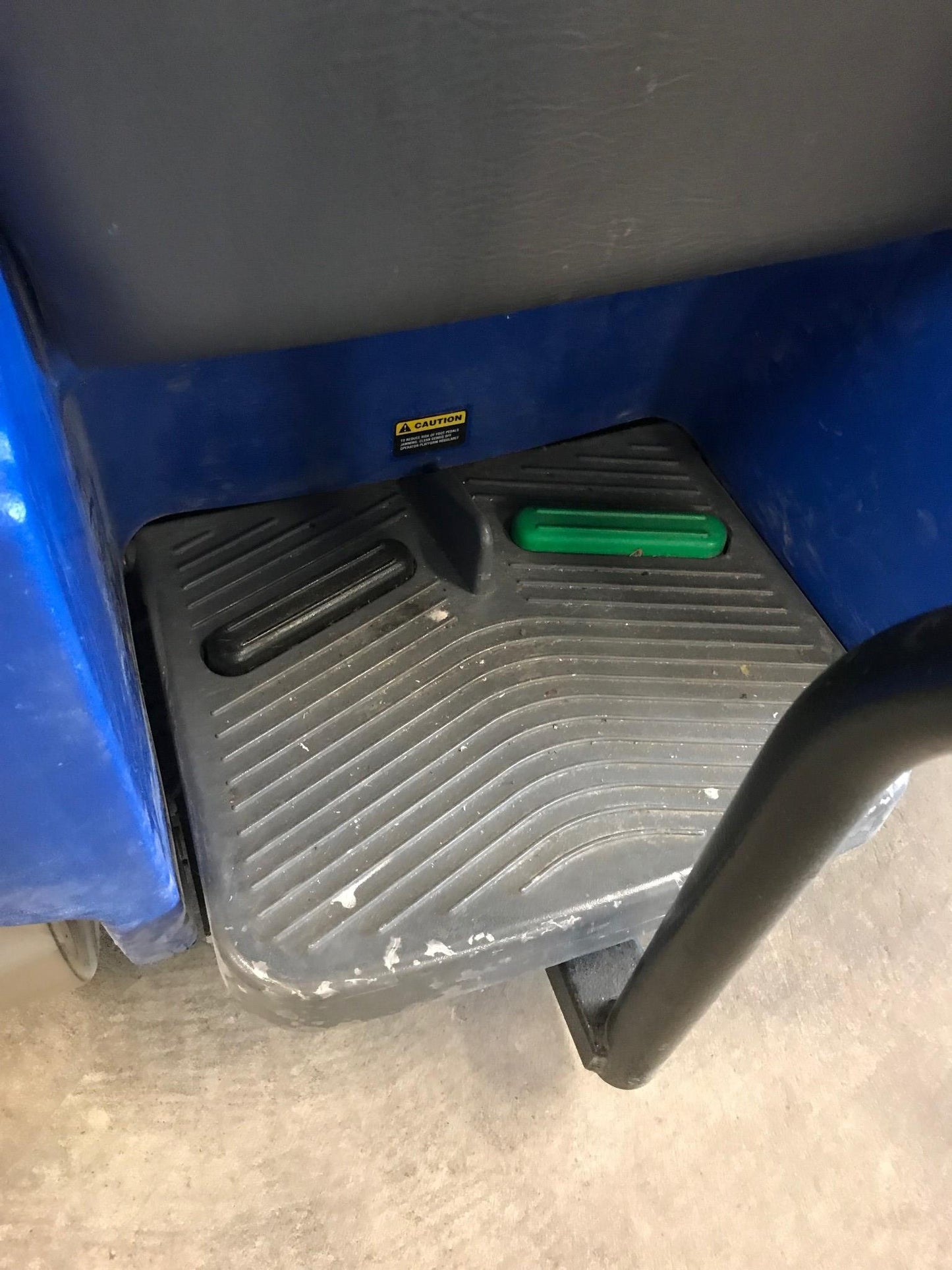 TENNANT WINDSOR CHARIOT iGloss 20" BURNISHER RIDE ON AUTO SCRUBBER WATCH VIDEO