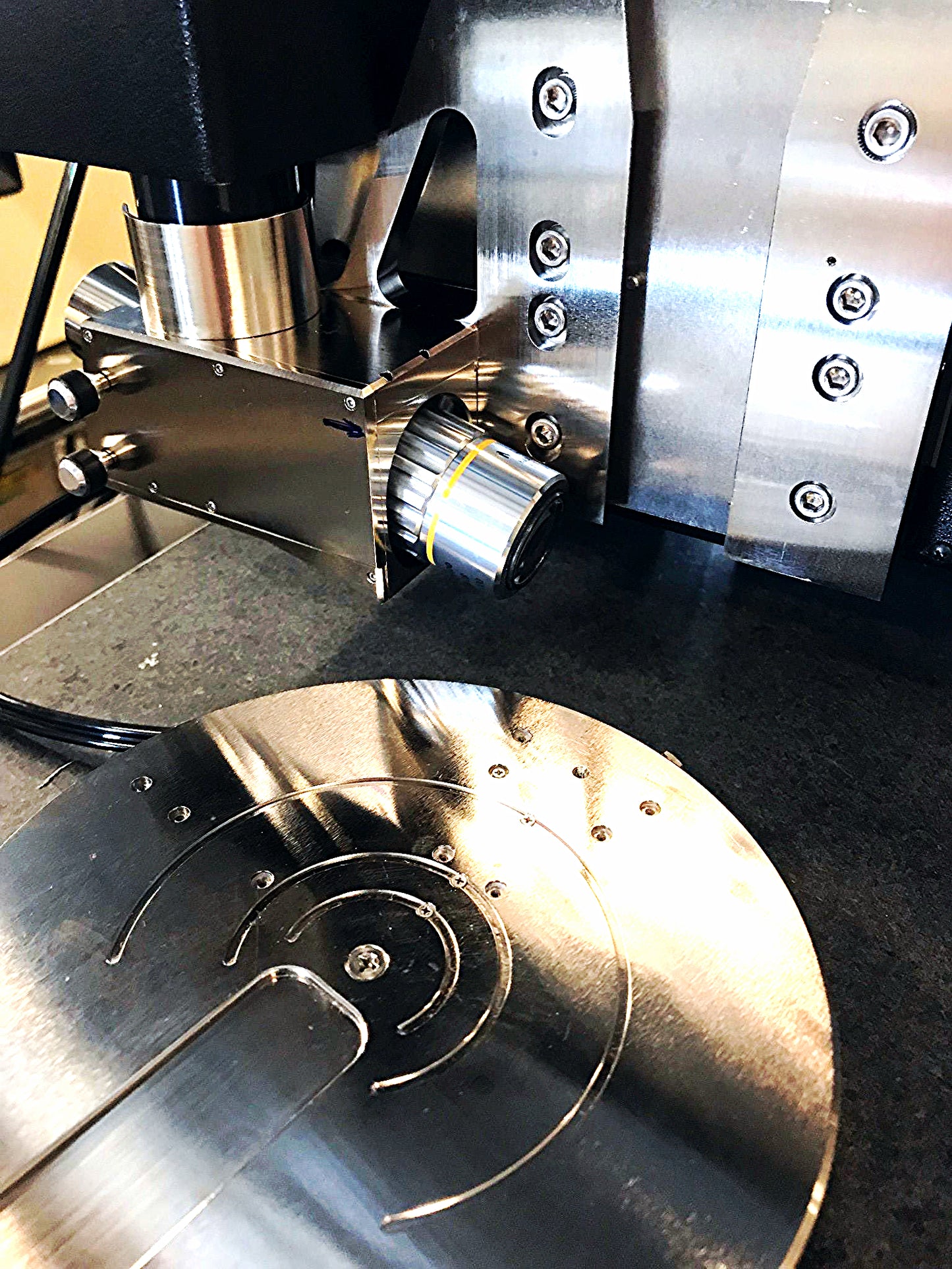 VEECO DIGITAL INSTRUMENT DIMENSION V D3100V MICROSCOPE NANOMECHANIICAL TMC TABLE