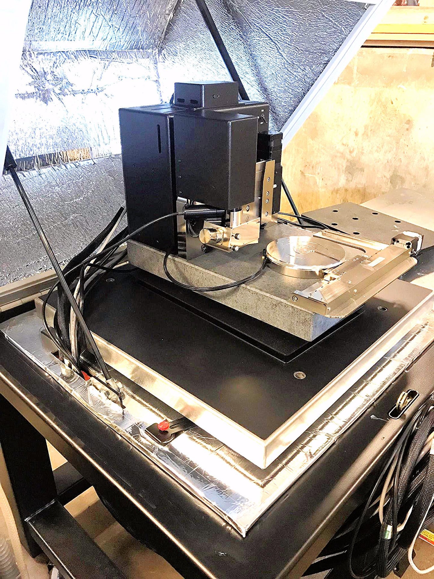 VEECO DIGITAL INSTRUMENT DIMENSION V D3100V MICROSCOPE NANOMECHANIICAL TMC TABLE