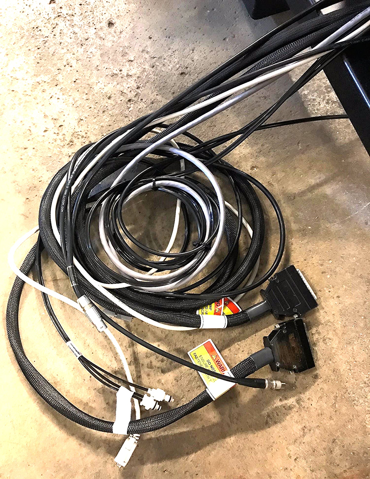 VEECO DIGITAL INSTRUMENT DIMENSION V D3100V MICROSCOPE NANOMECHANIICAL TMC TABLE