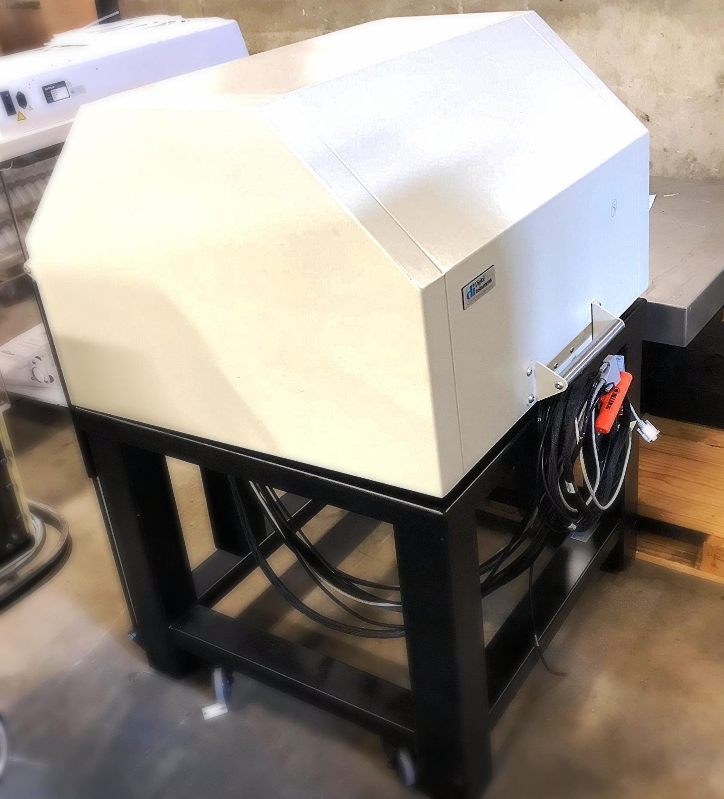 VEECO DIGITAL INSTRUMENT DIMENSION V D3100V MICROSCOPE NANOMECHANIICAL TMC TABLE