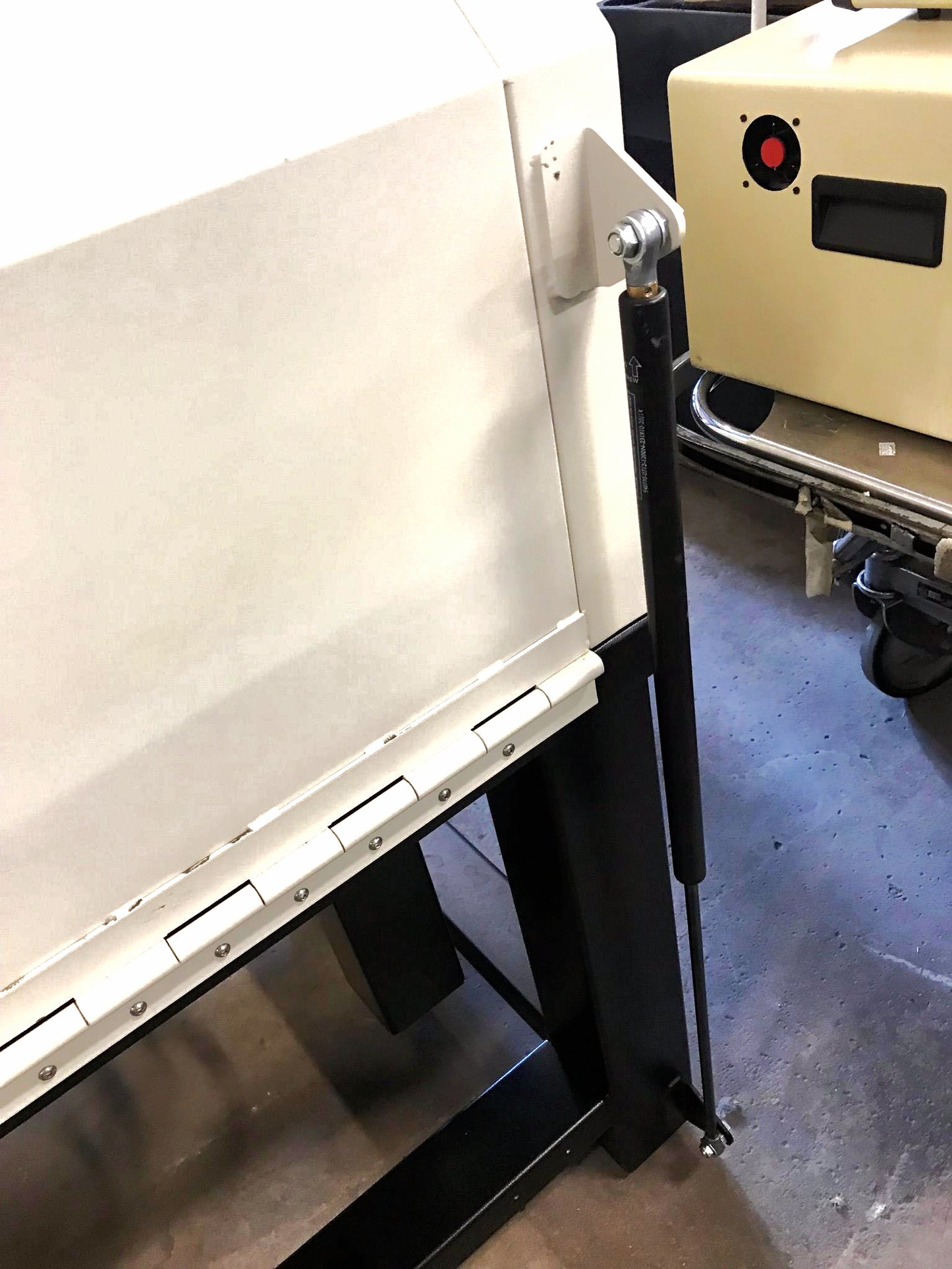 VEECO DIGITAL INSTRUMENT DIMENSION V D3100V MICROSCOPE NANOMECHANIICAL TMC TABLE