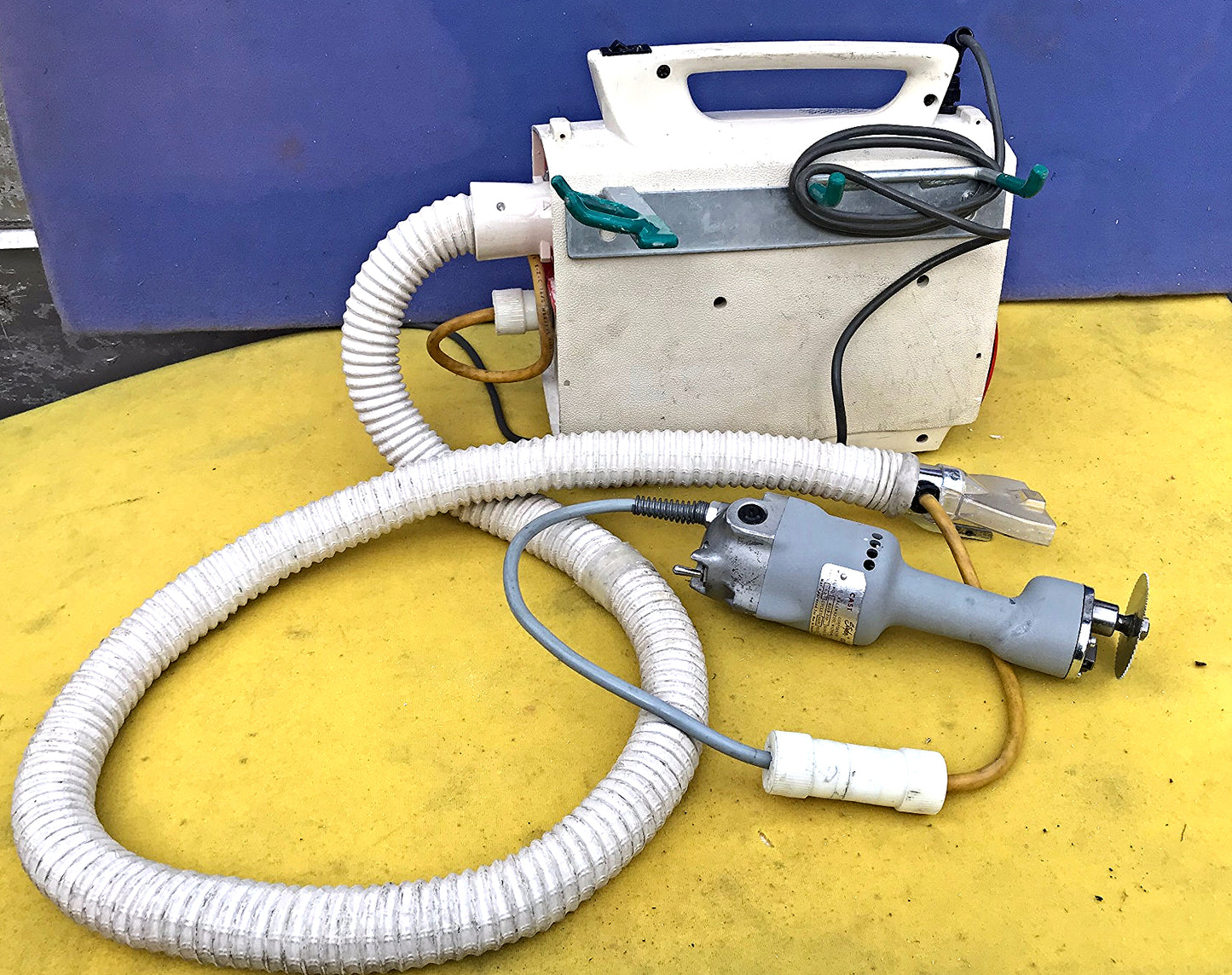 STRYKER 8208 CAST SAW CUTTER AUTOPSY INCLUDES BLADE & 865 VACUUM WATCH VIDEO