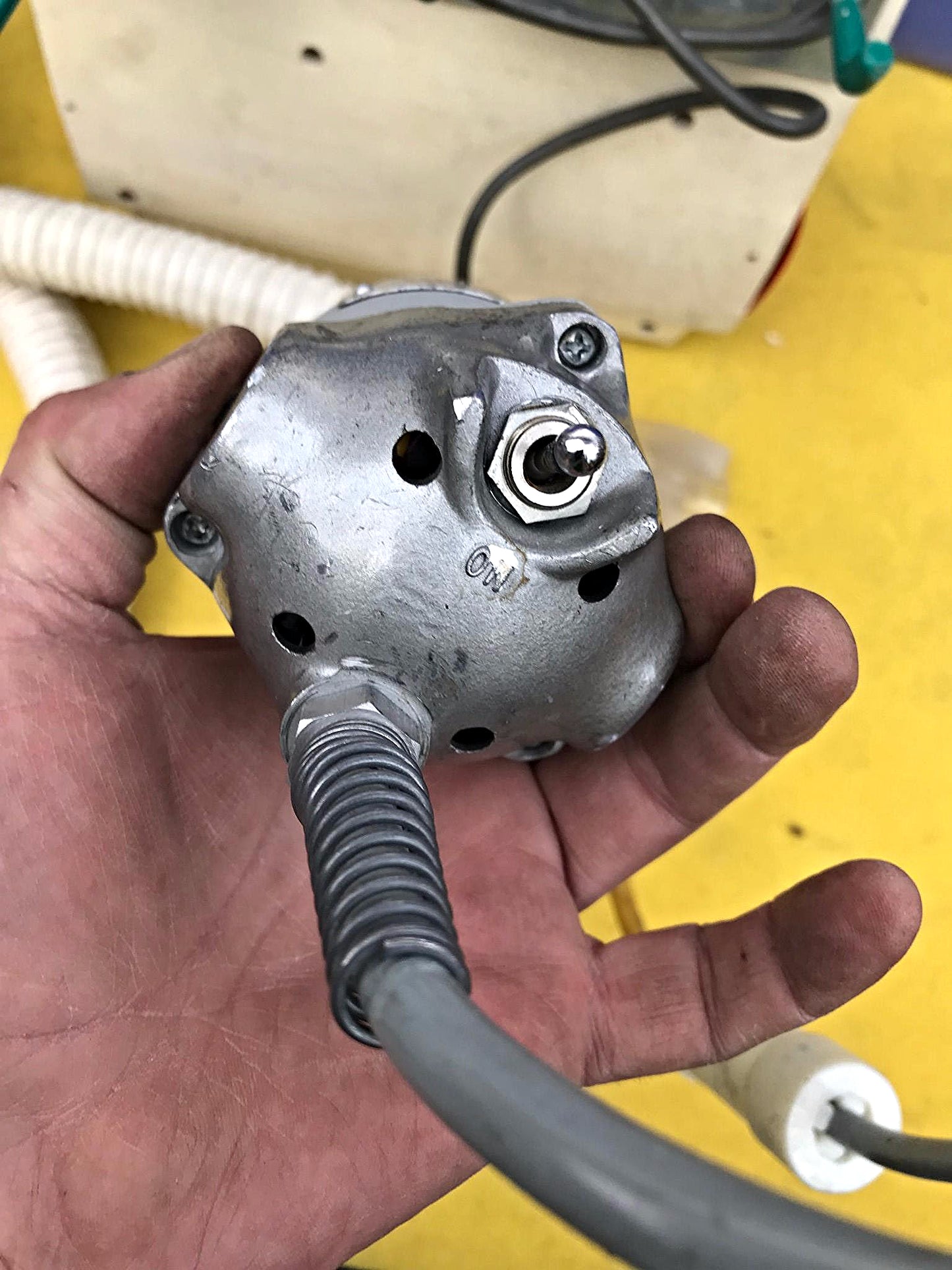 STRYKER 8208 CAST SAW CUTTER AUTOPSY INCLUDES BLADE & 865 VACUUM WATCH VIDEO