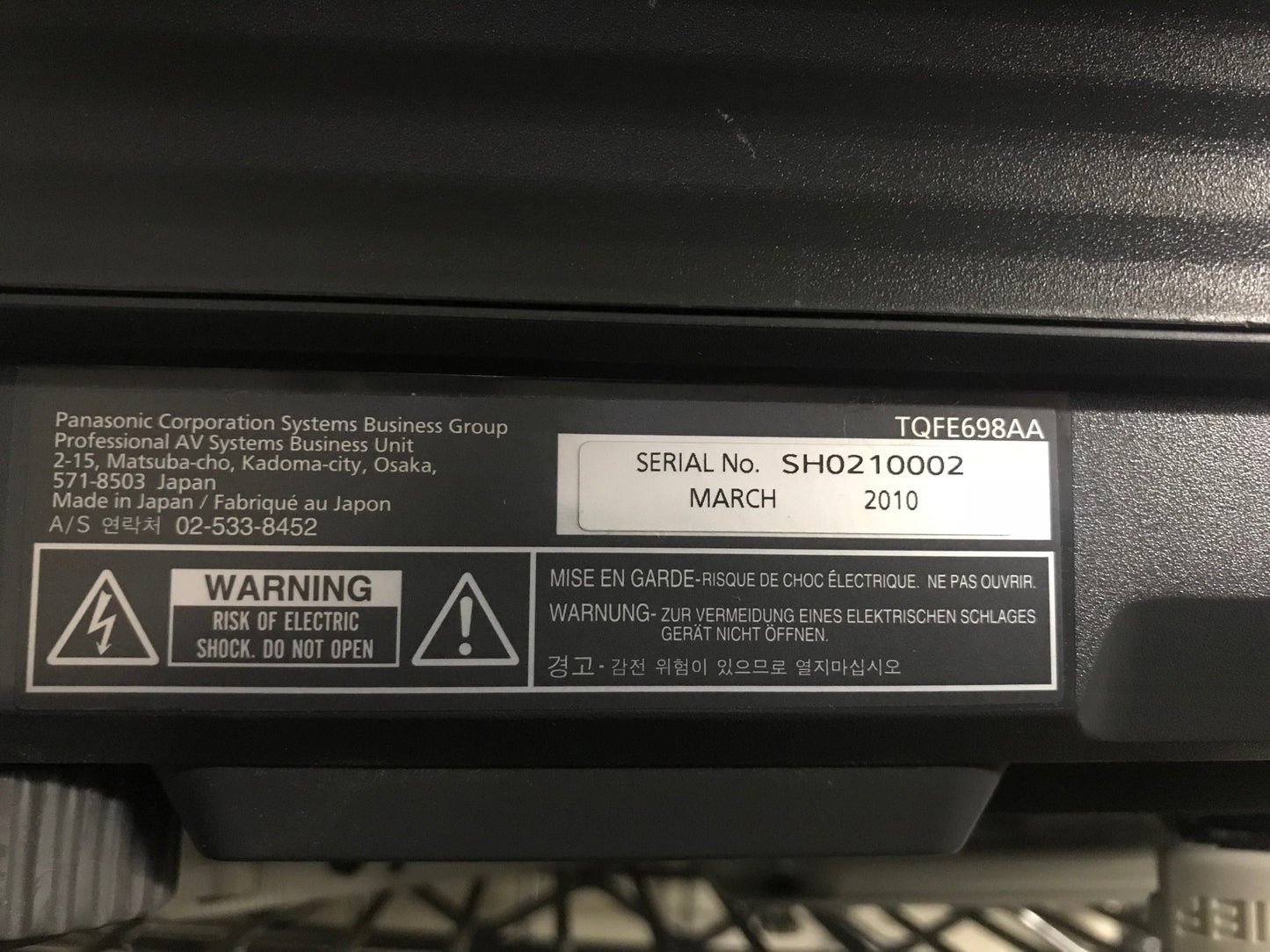 PANASONIC PT-D4000U DLP PROJECTOR XGA1600:1 4000LUMEN DualLamp DVI/HD15 FREESHIP