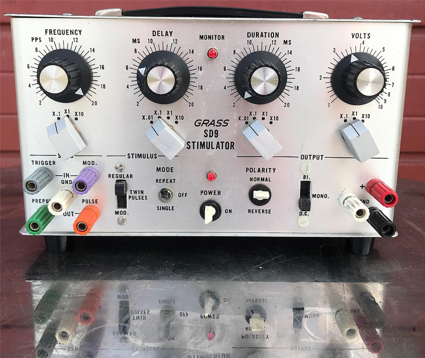 GRASS SD9B NERVE STIMULATOR NEUROLOGY 100% WORKING WATCH VIDEO FREE SHIP