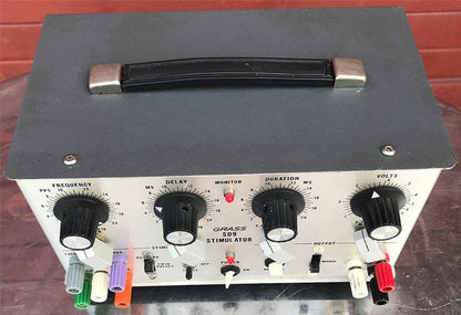 GRASS SD9B NERVE STIMULATOR NEUROLOGY 100% WORKING WATCH VIDEO FREE SHIP