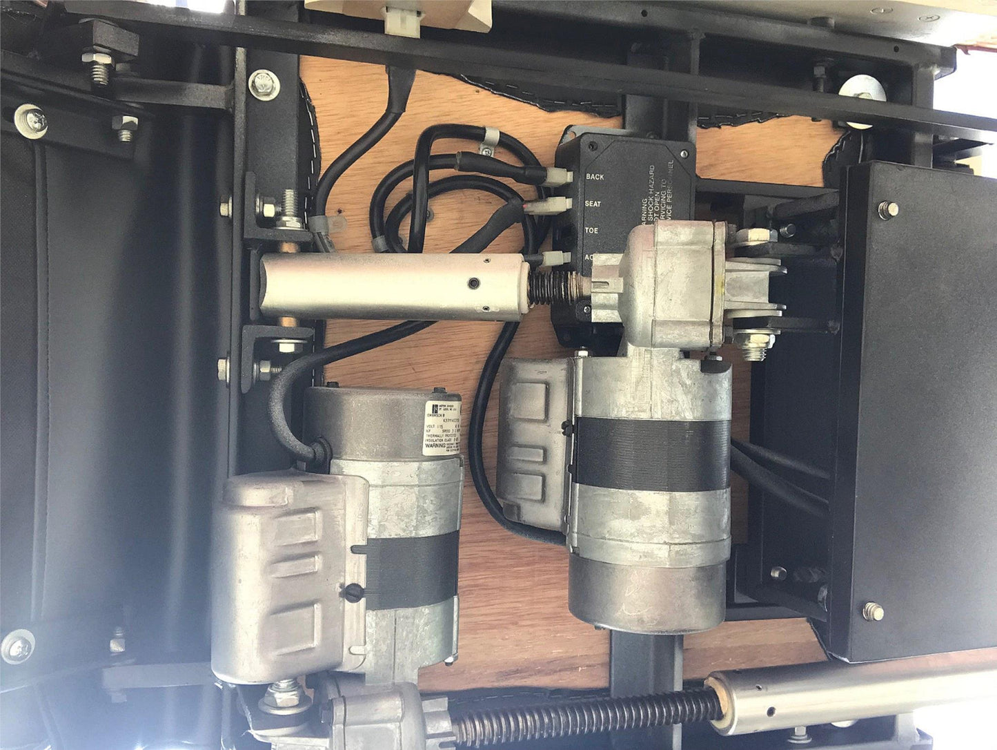 BOYD S-910/3 HI-LO POWER PATIENT EXAM SURGICAL CHAIR REMOTE WATCH VIDEO