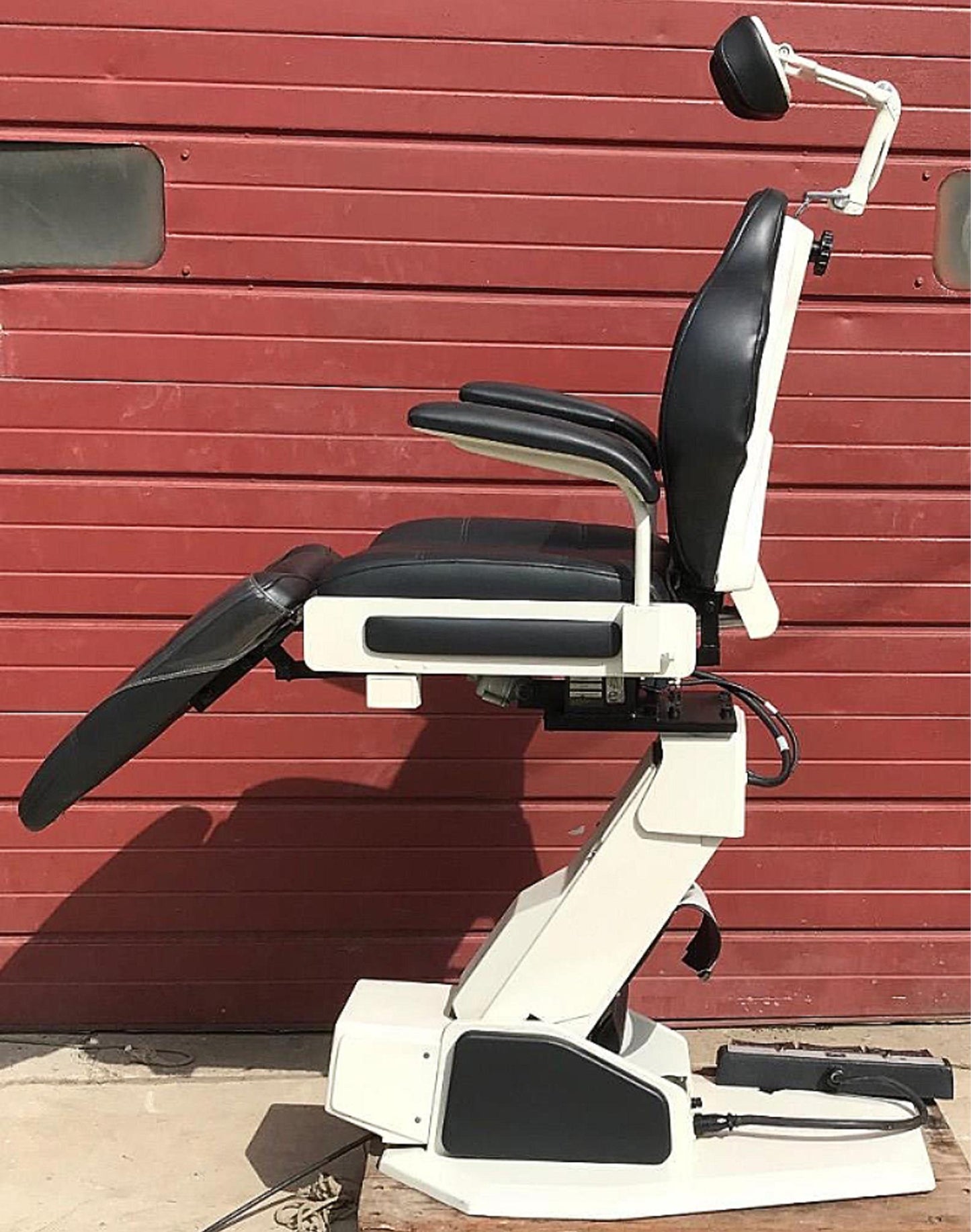 BOYD S-910/3 HI-LO POWER PATIENT EXAM SURGICAL CHAIR REMOTE WATCH VIDEO