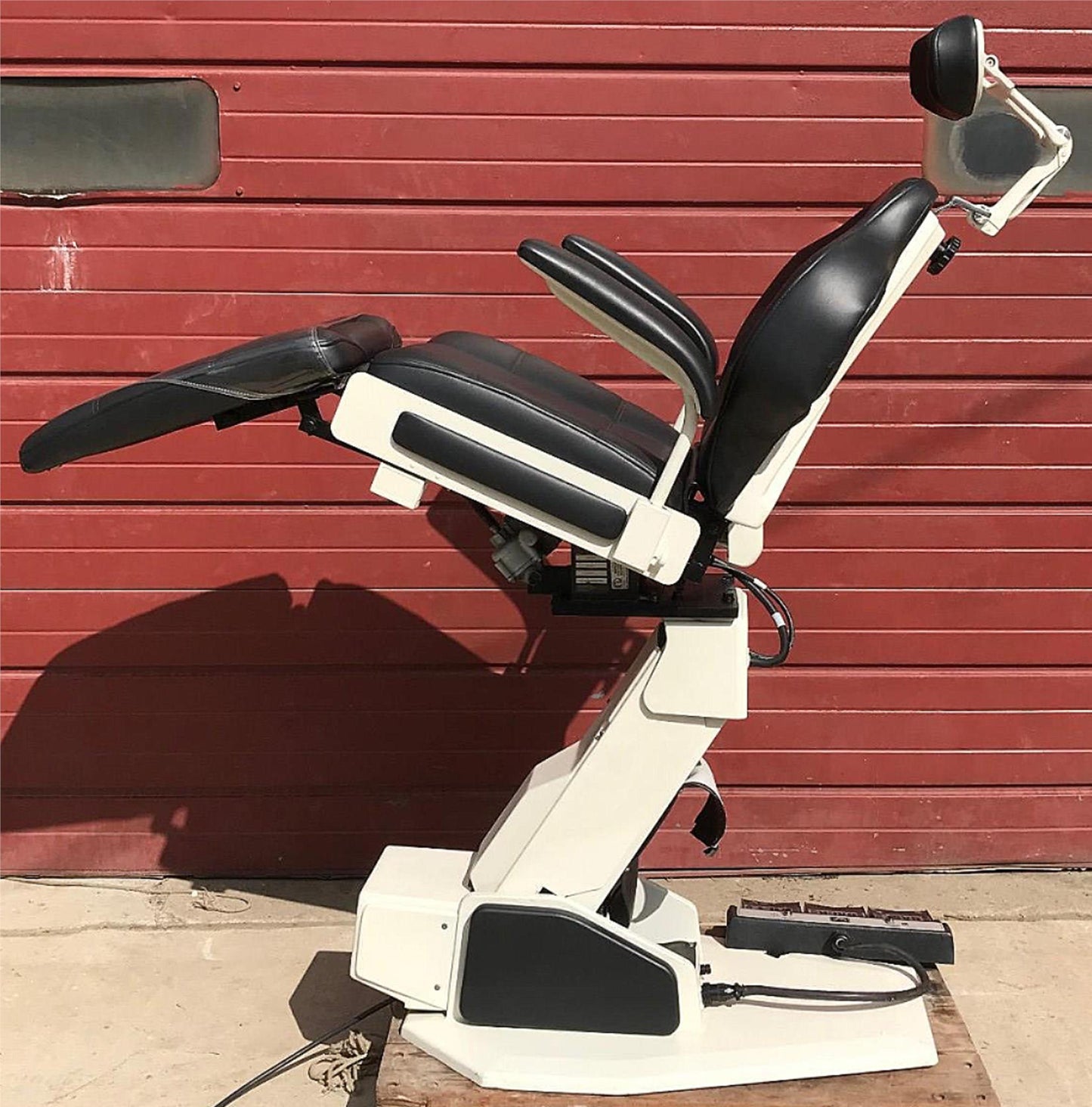 BOYD S-910/3 HI-LO POWER PATIENT EXAM SURGICAL CHAIR REMOTE WATCH VIDEO