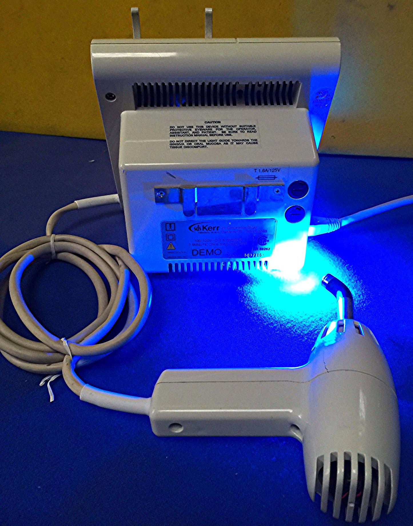 KERR OPTILUX 501 HALOGEN DENTAL CURING LIGHT PERFECT WORKING CONDITION