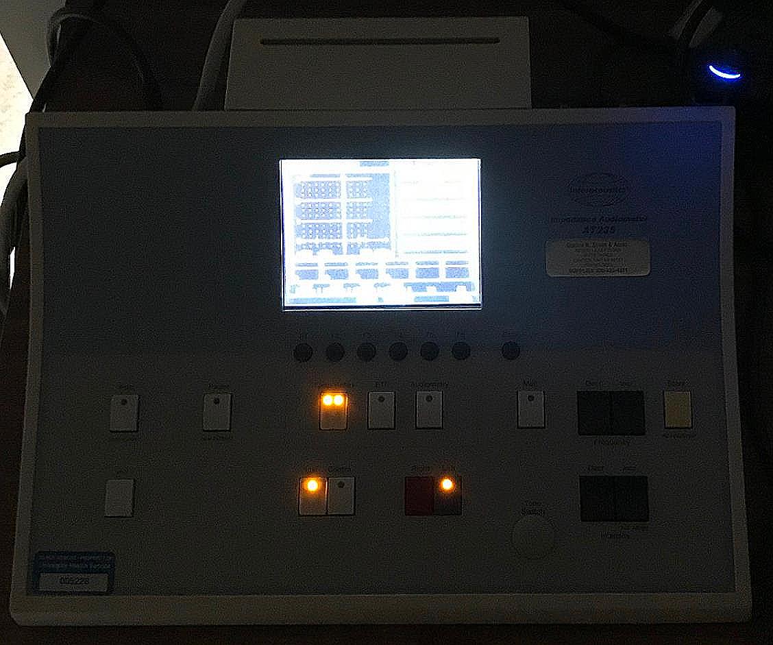 INTERACOUSTICS AT235 AUDIOMETER w/ PROBE & AD229 SOUND CHAMBER BOOTH WATCH VIDEO