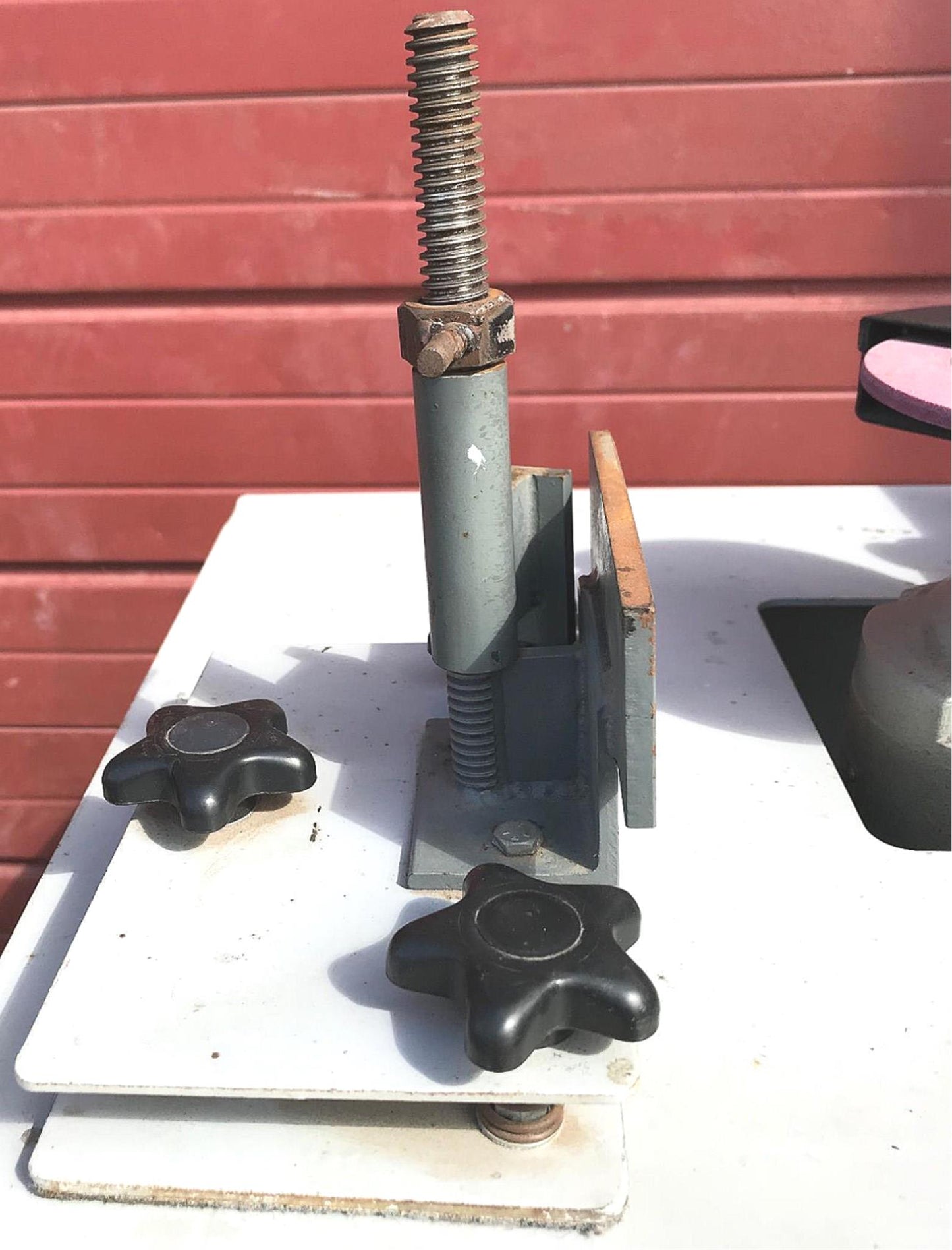 RARE EDGECARE SKATE SHARPENER with SKATE HOLDER 100% WORKS WATCH VIDEO