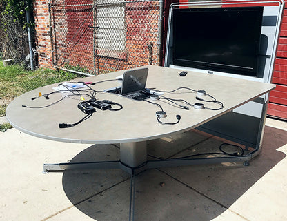 STEELCASE MEDIASCAPE SP106-101 & 5 VIRTUAL PUCKs NEC HDMI E422(L420UT CONFERENCE