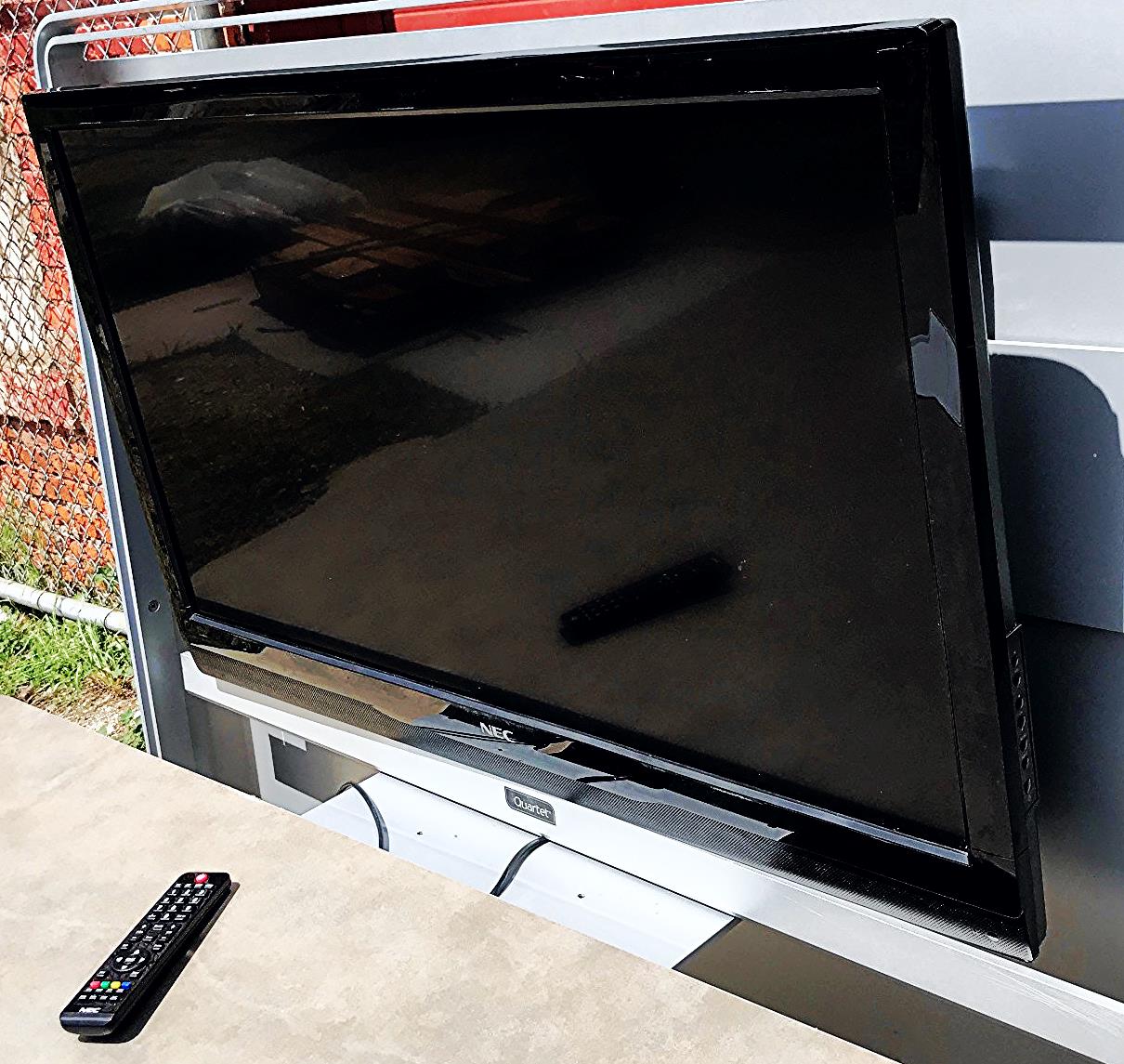 STEELCASE MEDIASCAPE SP106-101 & 5 VIRTUAL PUCKs NEC HDMI E422(L420UT CONFERENCE