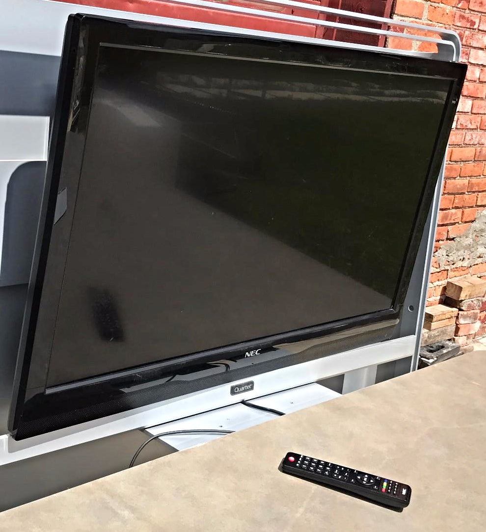 STEELCASE MEDIASCAPE SP106-101 & 5 VIRTUAL PUCKs NEC HDMI E422(L420UT CONFERENCE