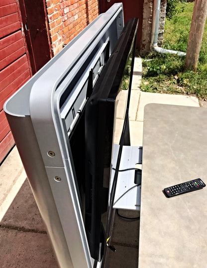 STEELCASE MEDIASCAPE SP106-101 & 5 VIRTUAL PUCKs NEC HDMI E422(L420UT CONFERENCE