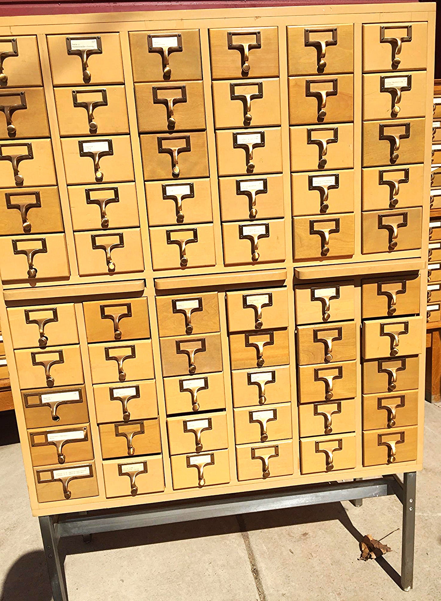 RARE 1950s VINTAGE 60 DRAWER LIBRARY INDEX CARD CABINET 60 x 42.5 x 18 FREE SHIP