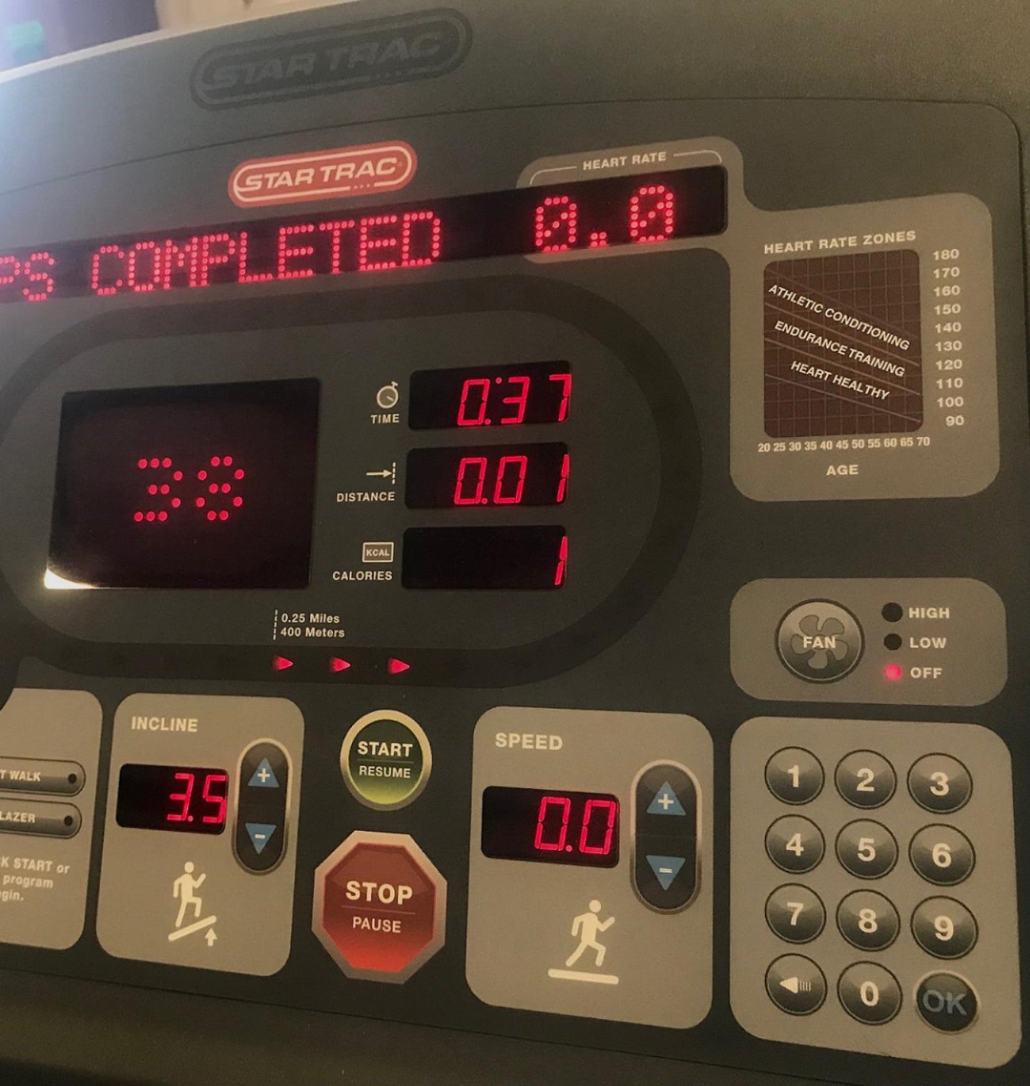 STAR TRAC PRO 7631 HEAVY DUTY TREADMILL with ORIGINAL RUNNING BELT WATCH VIDEO