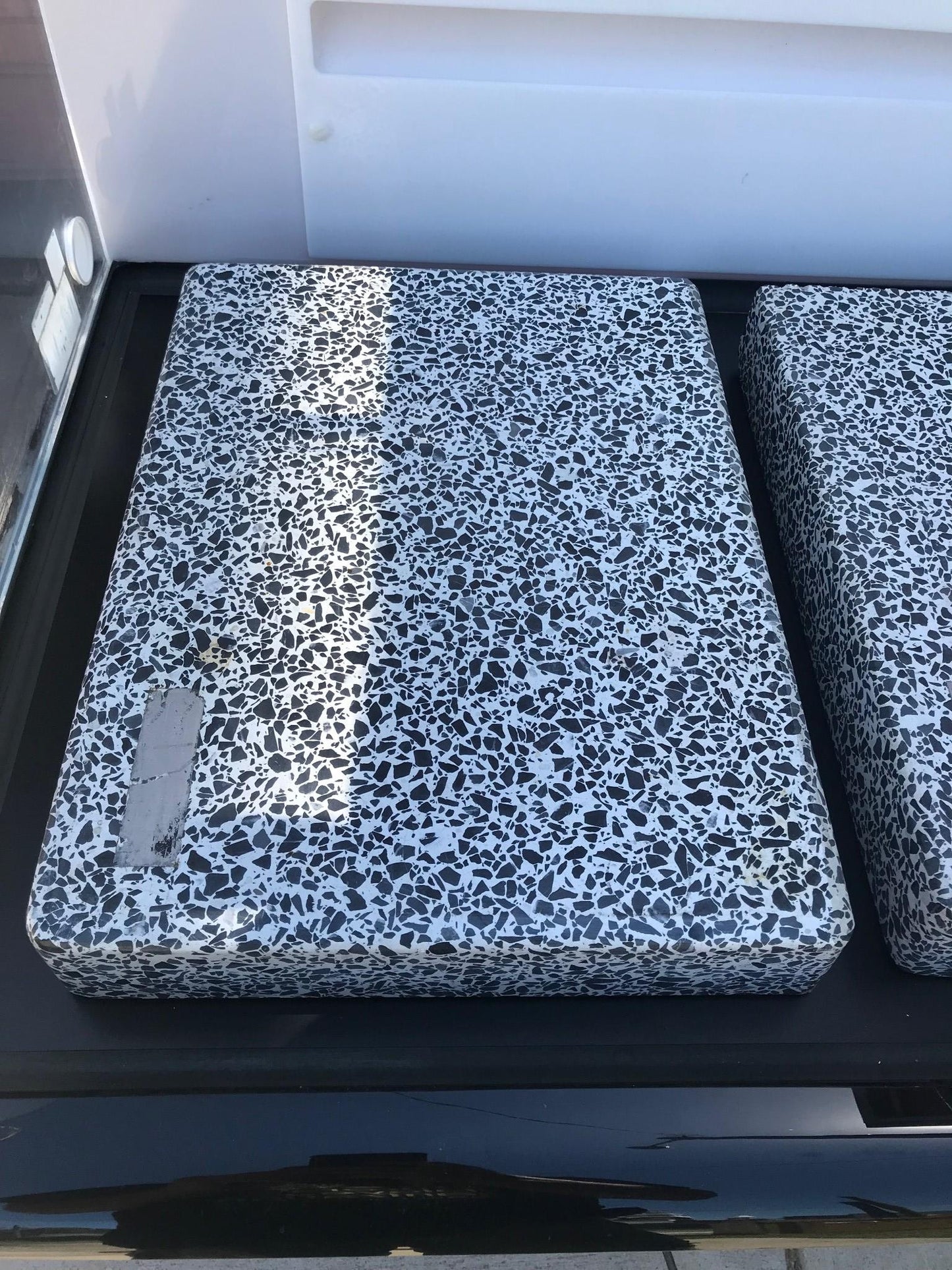 FLOW SCIENCES VBSE VENTED 3ft SAFETY ENCLOSURE FUME HOOD & 2 ANTI VIBRATION SLAB