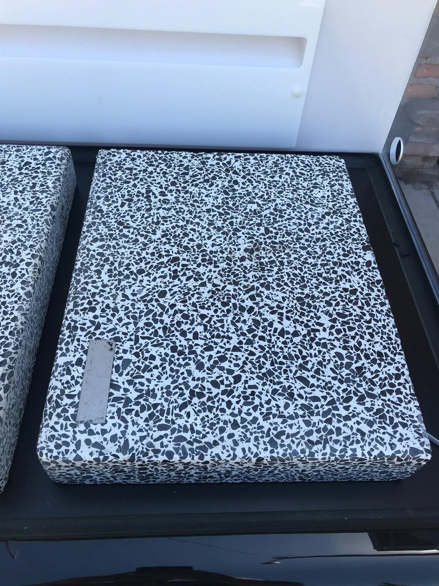 FLOW SCIENCES VBSE VENTED 3ft SAFETY ENCLOSURE FUME HOOD & 2 ANTI VIBRATION SLAB