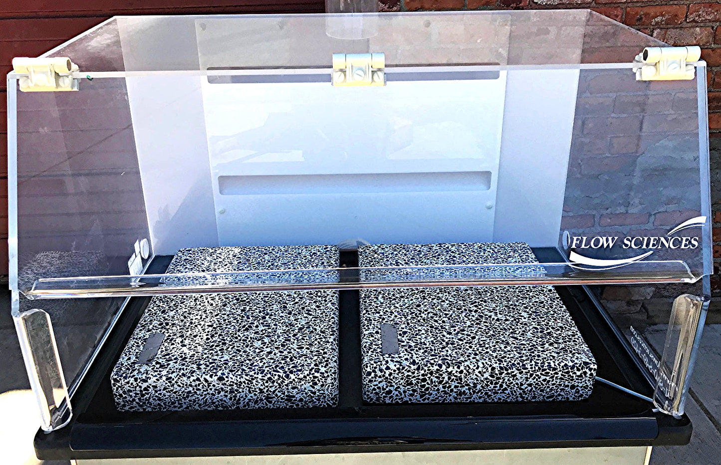 FLOW SCIENCES VBSE VENTED 3ft SAFETY ENCLOSURE FUME HOOD & 2 ANTI VIBRATION SLAB