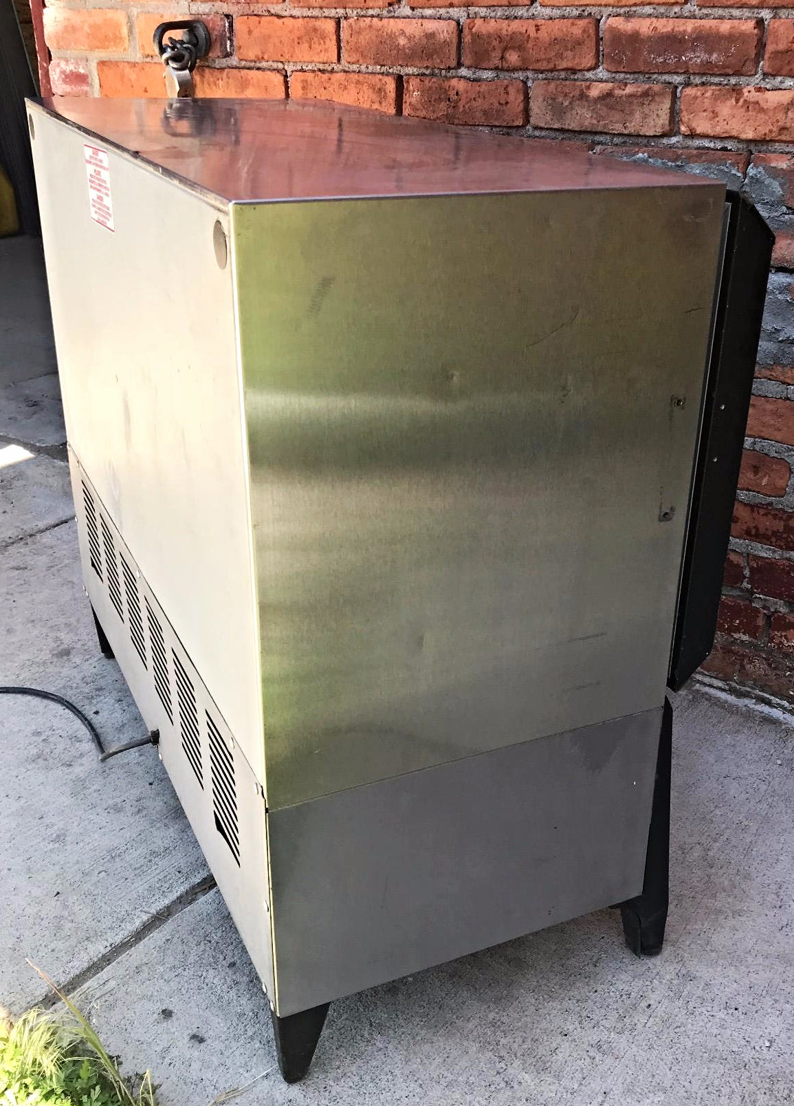 SILVER KING SK-15MAJ REFRIGERATED COMMERCIAL MILK BEVERAGE 3 VALVE DISPENSER