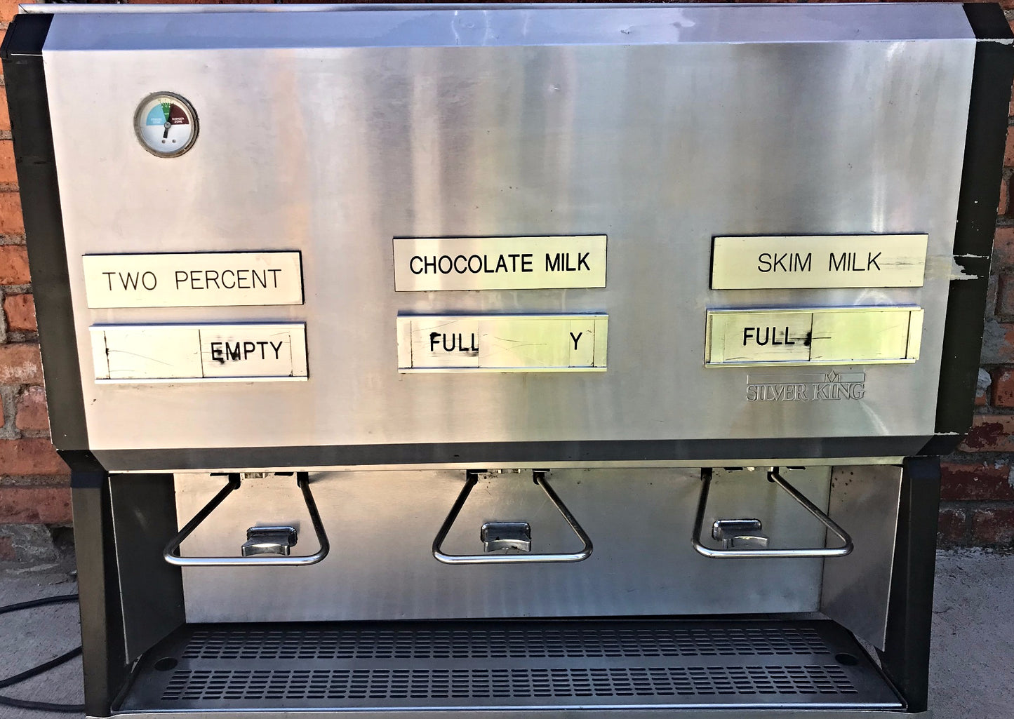 SILVER KING SK-15MAJ REFRIGERATED COMMERCIAL MILK BEVERAGE 3 VALVE DISPENSER