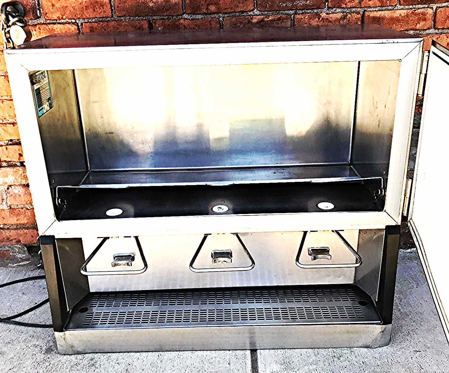 SILVER KING SK-15MAJ REFRIGERATED COMMERCIAL MILK BEVERAGE 3 VALVE DISPENSER