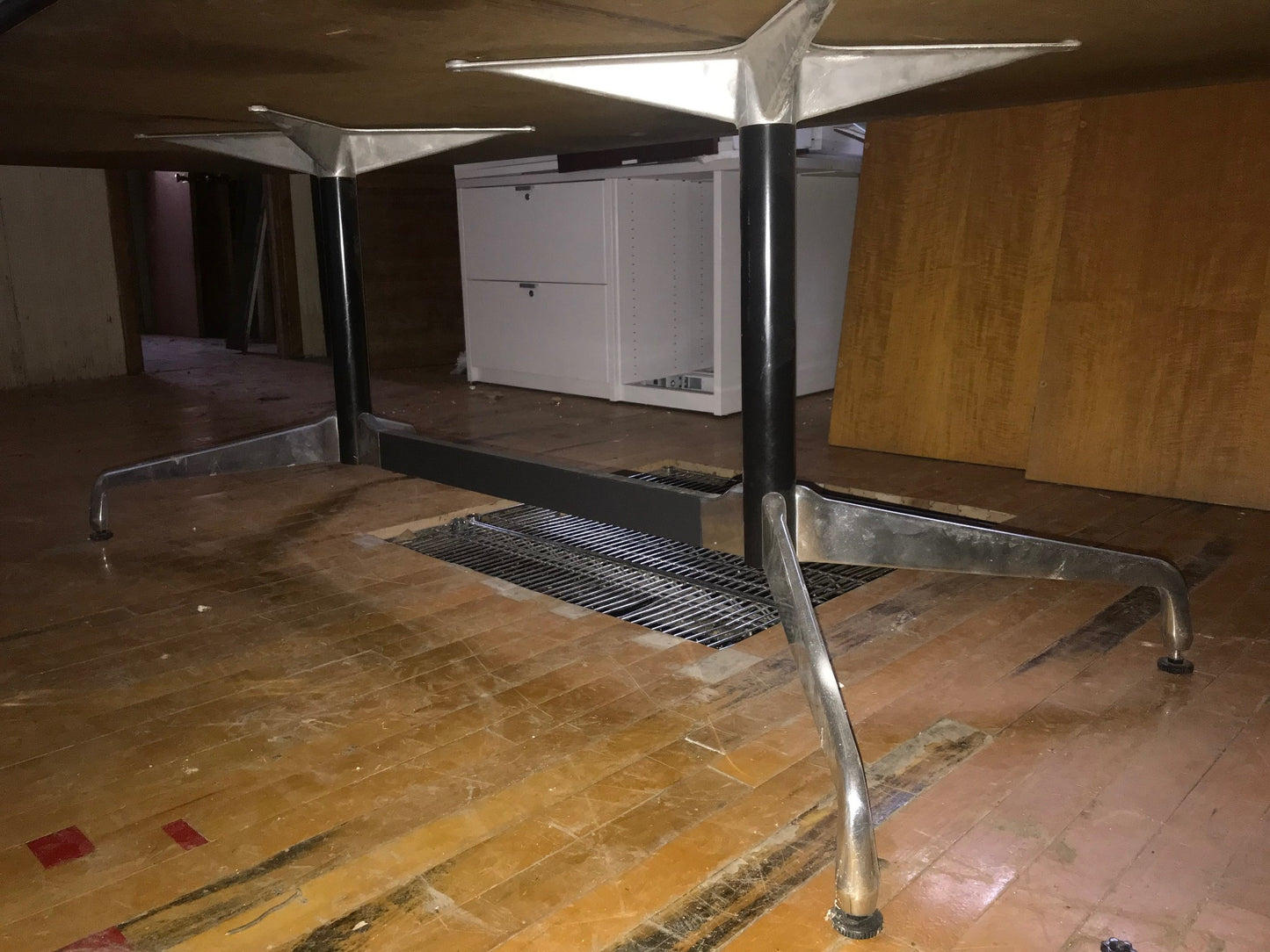 test HERMAN MILLER TABLE CONFERENCE